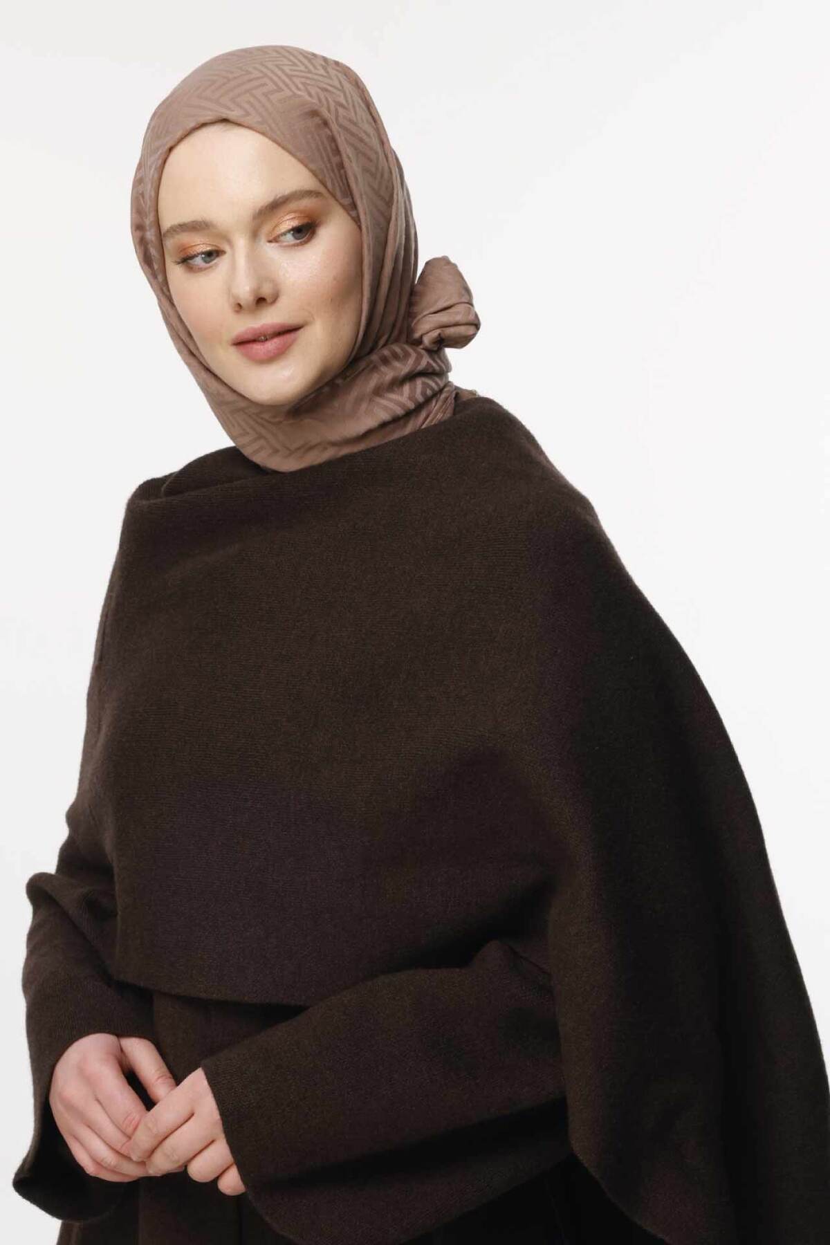 VALORSCARF-Labyrinth Pattern Shawl - Mocha 3