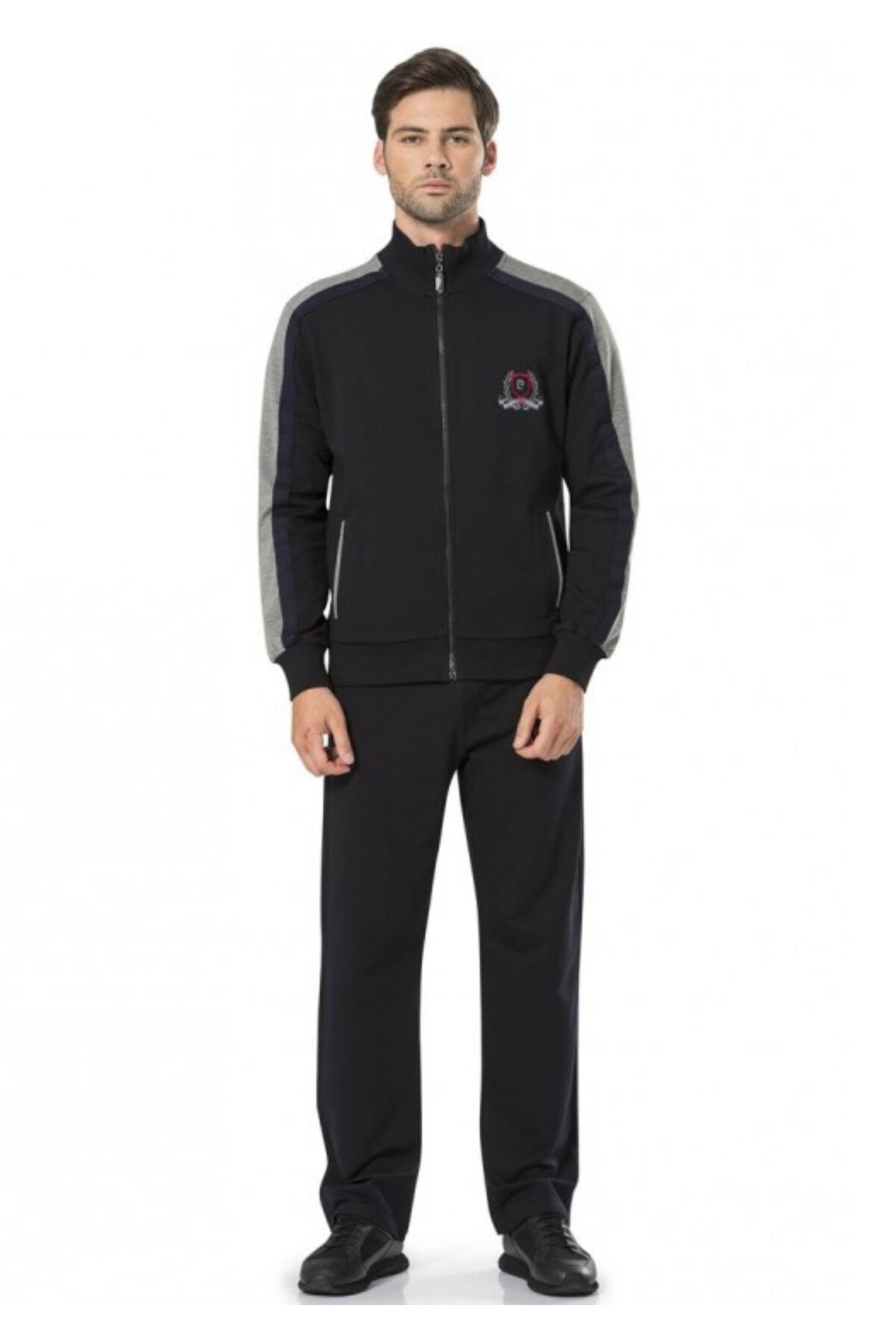 پیر کاردین ست لباس ورزشی نخی زیپ‌دار دو نخ با جزئیات لوگو، ساق راست ۸.q.1.k.5.k.6