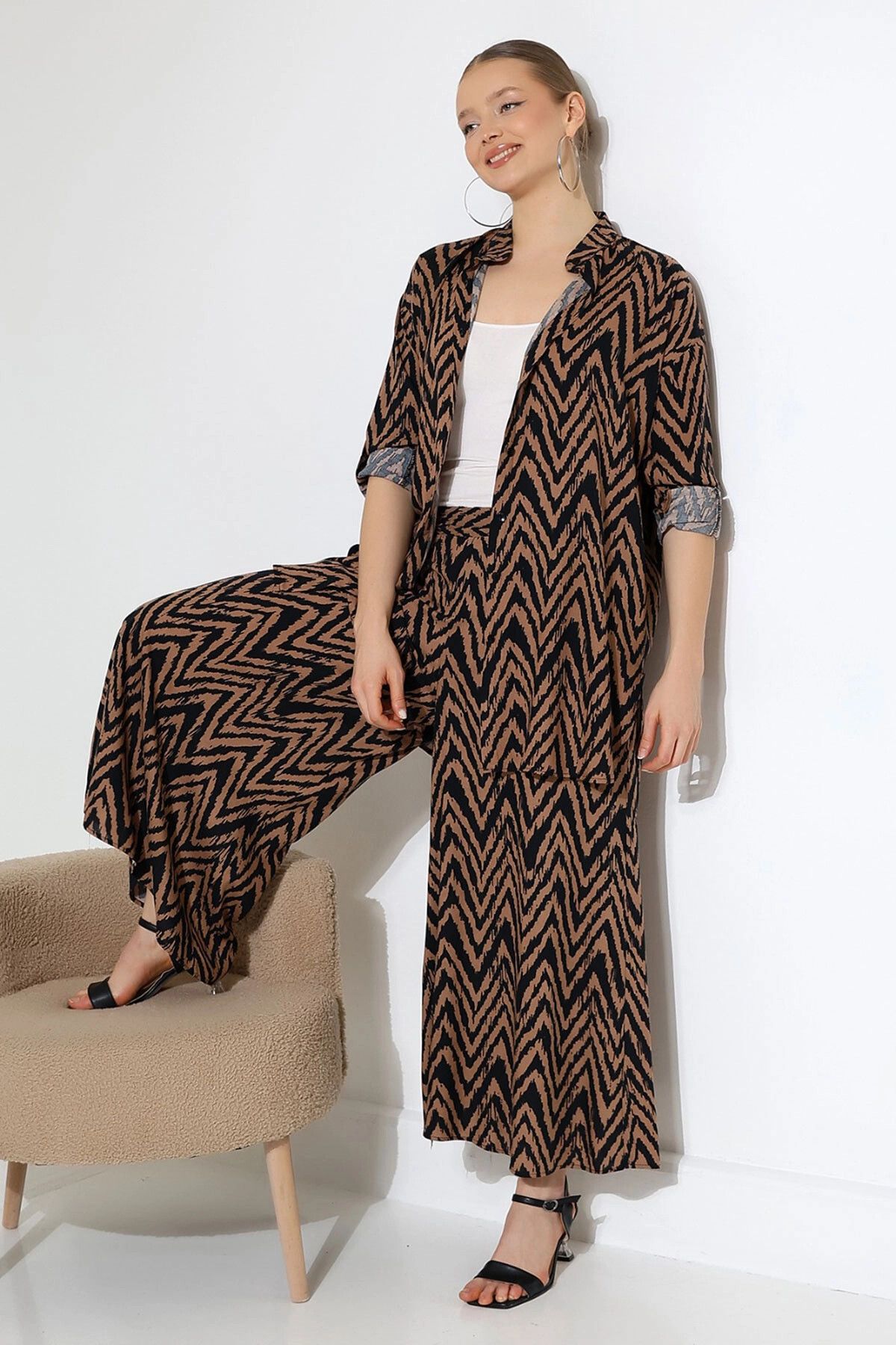 bacc-Brown Judge Collar Zigzag Patterned Shirt and Trousers Woven Bottom Top Set Bcvl-25V053-1 3