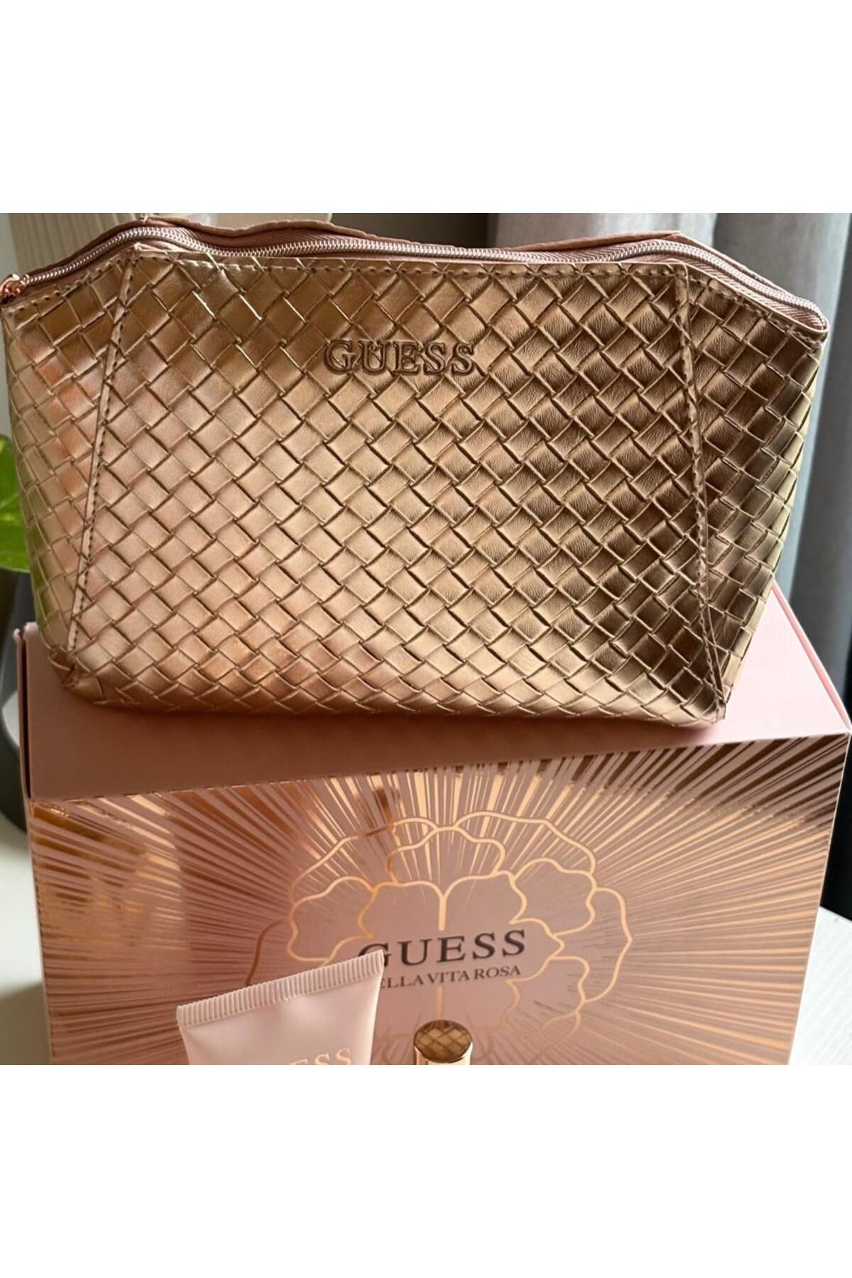 Guess-GUESS Perfume Gift Set (Bag + 100ml Perfume + 15ml Perfume + 100ml Body Cream) Box Included 5