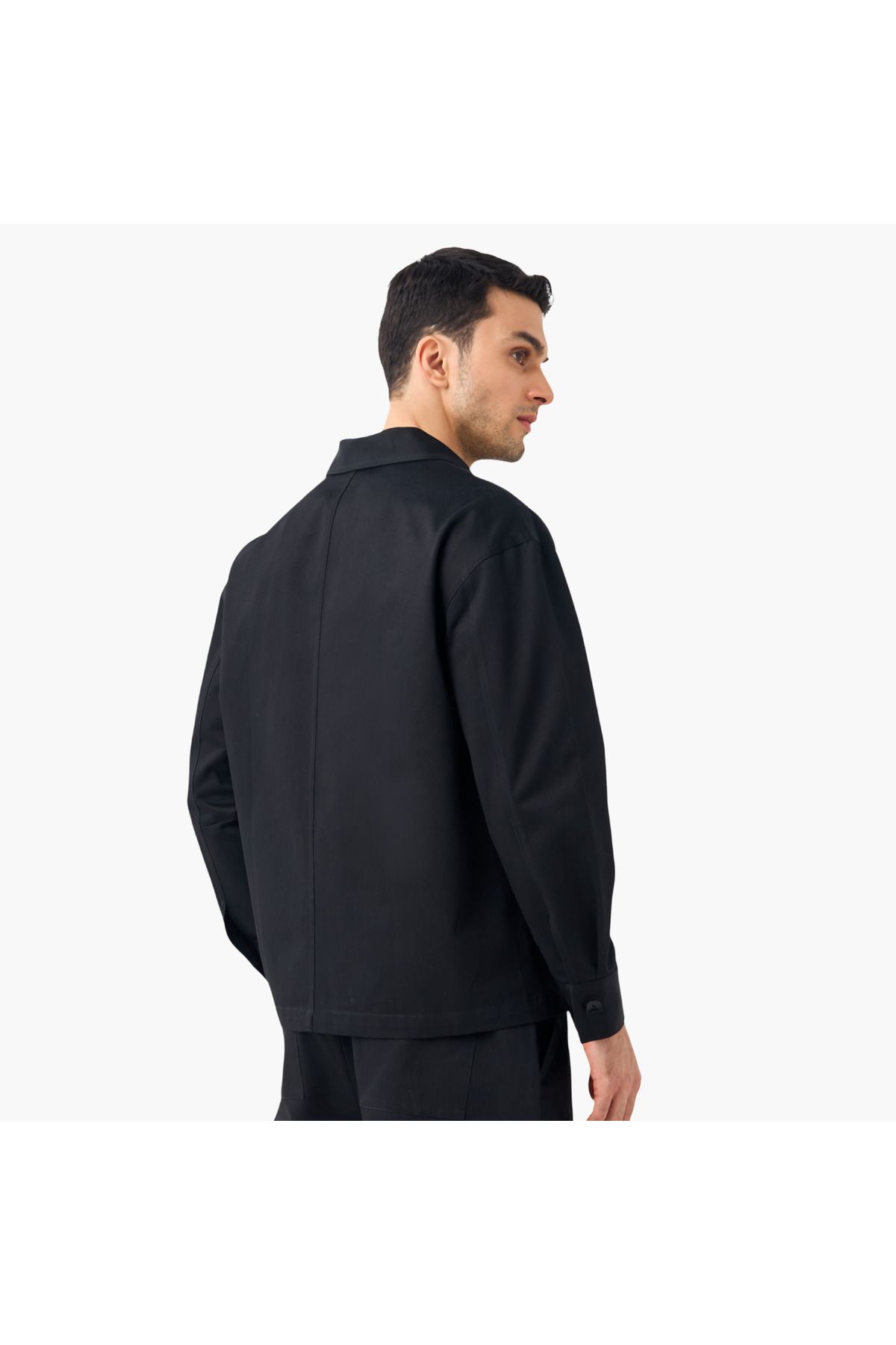 Emperor-Shacket with Pockets and Button Closure 4