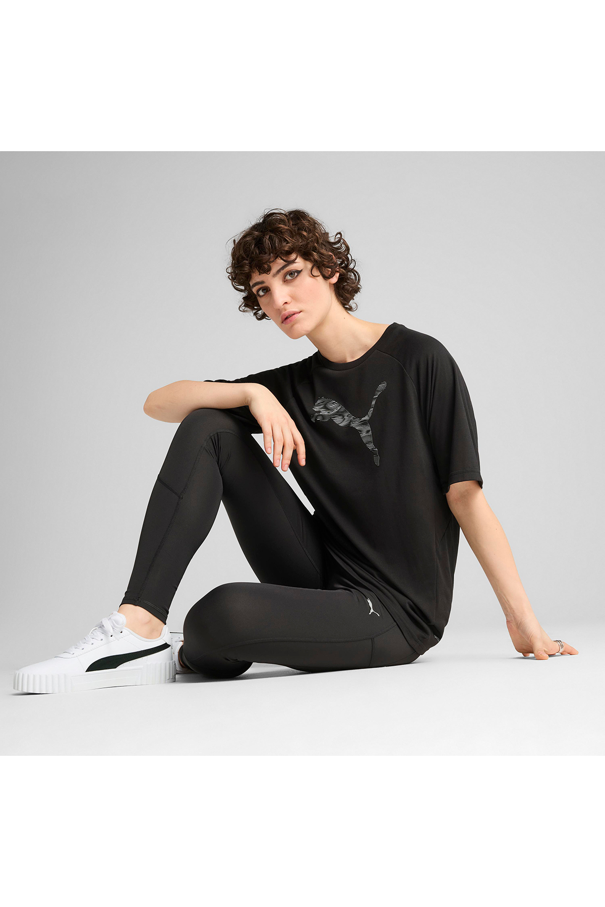 Puma Sportswear Evostripe Relaxed DryCELL Short-Sleeve Kadın Tişört görsel 3