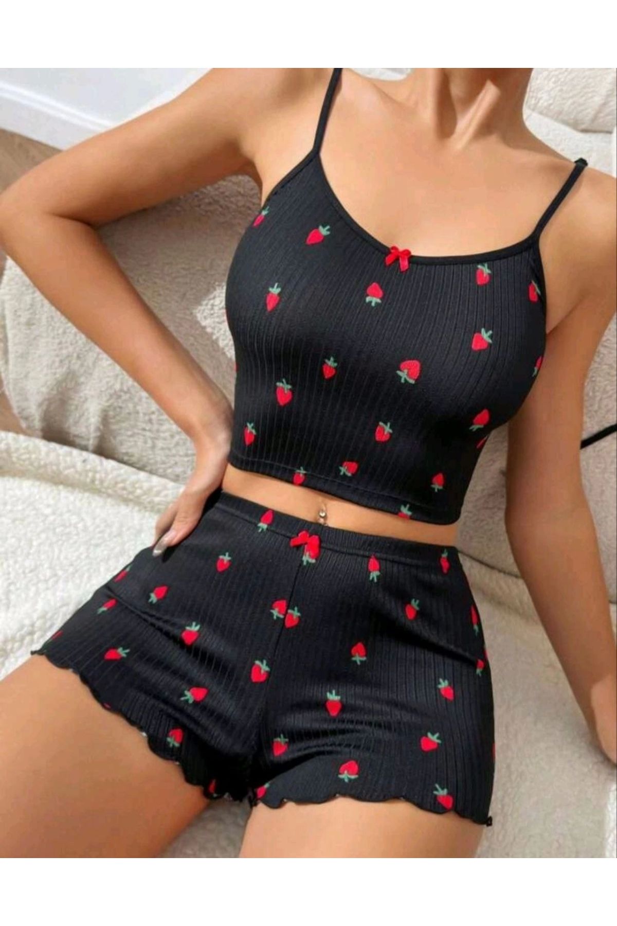 FTT SHOPPING MARKET Kadın Siyah Çilek Desenli Gecelik Takım