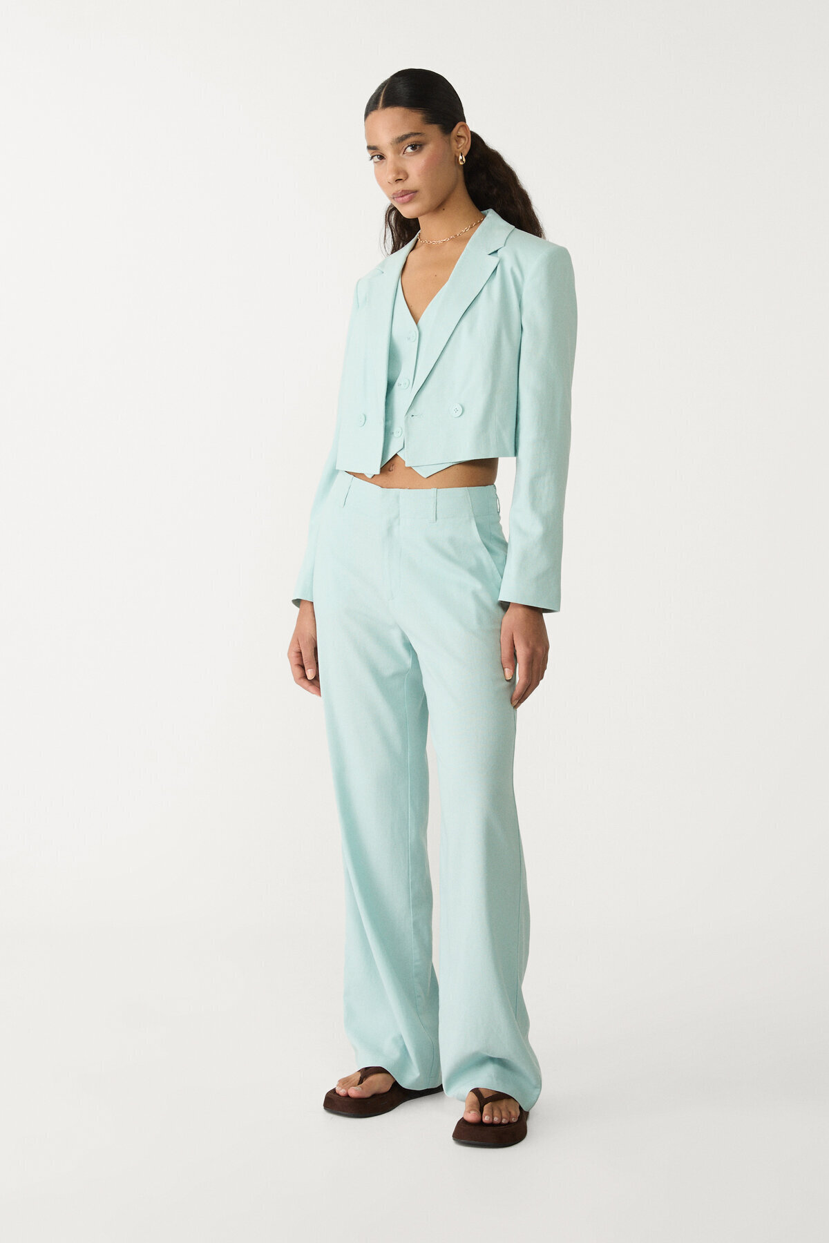 Stradivarius-Linen blend cropped blazer with tied back 2