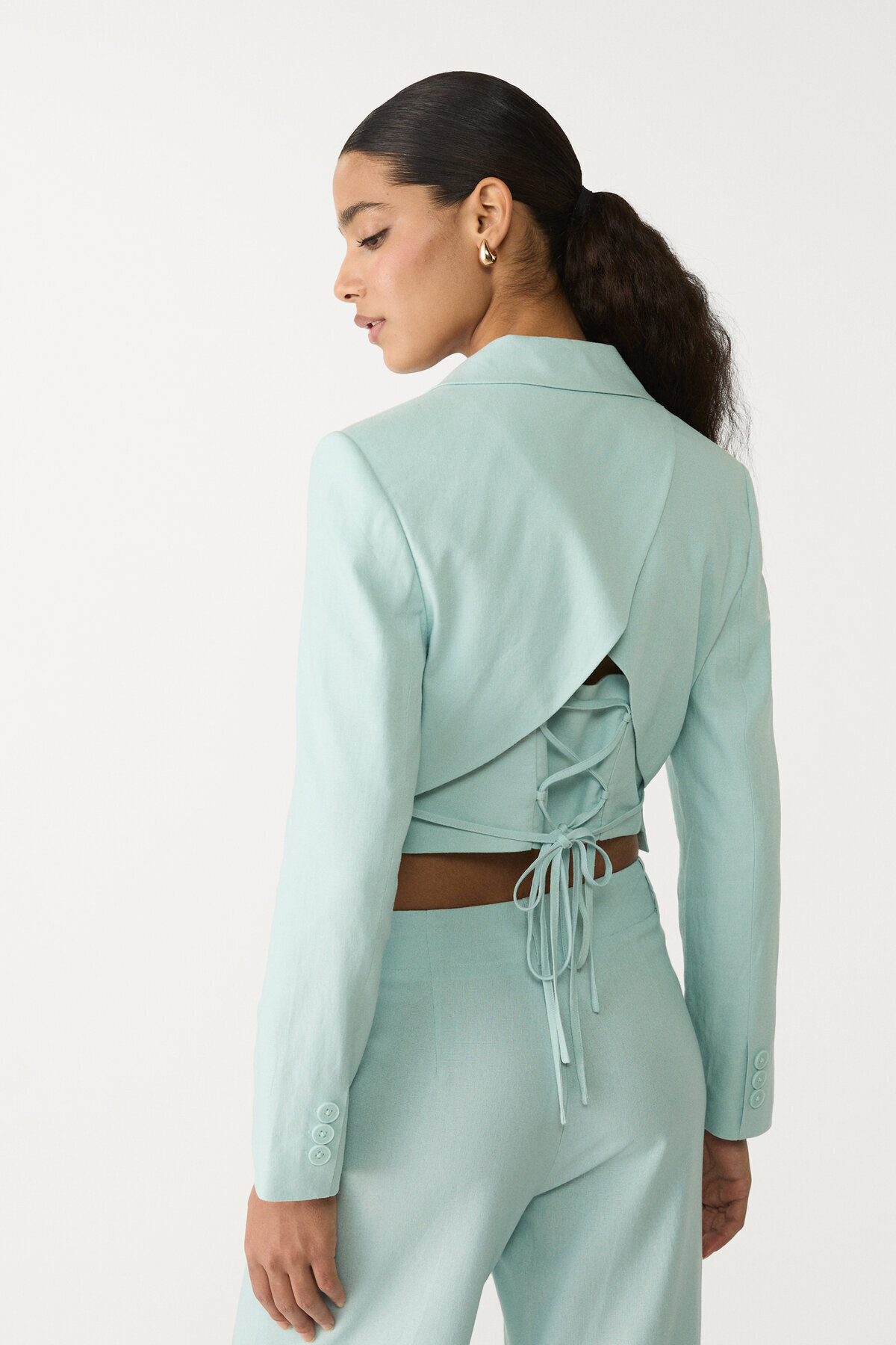 Stradivarius-Linen blend cropped blazer with tied back 3