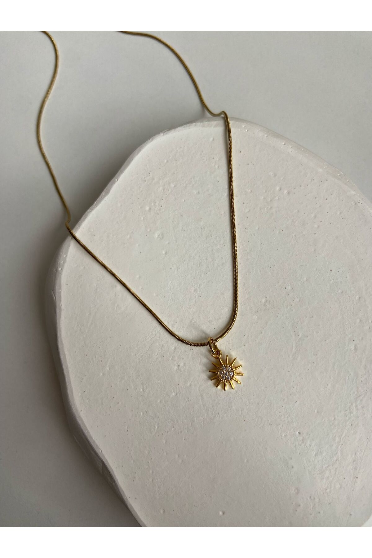 Taşlı Güneş Charm Yılan Zincir 45 Cm Altın Kaplama Gold Kolye