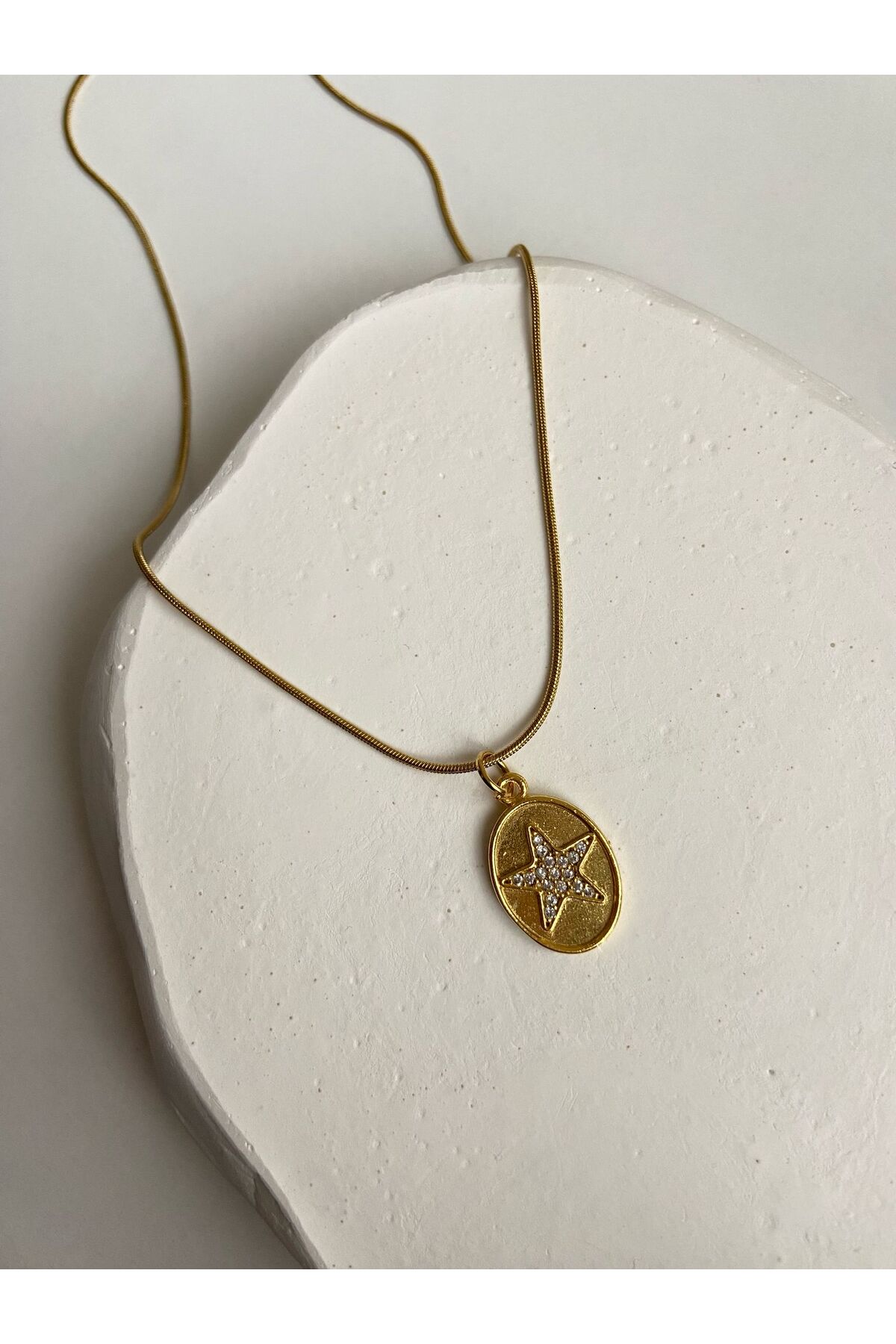 Taşlı Yıldız Plaka Charm Yılan Zincir 45 Cm Altın Kaplama Gold Kadın Kolye – Sevgililer Günü Özel - Detay Görseli 1
