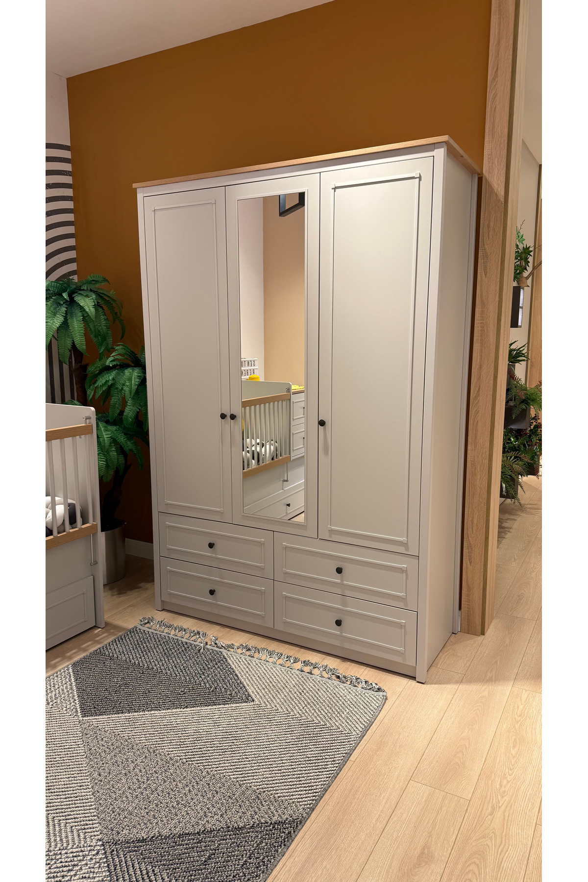 Almila Sento 3 Kapaklı ve Çekmeceli Dolap fotoğrafı 2 (önizleme)