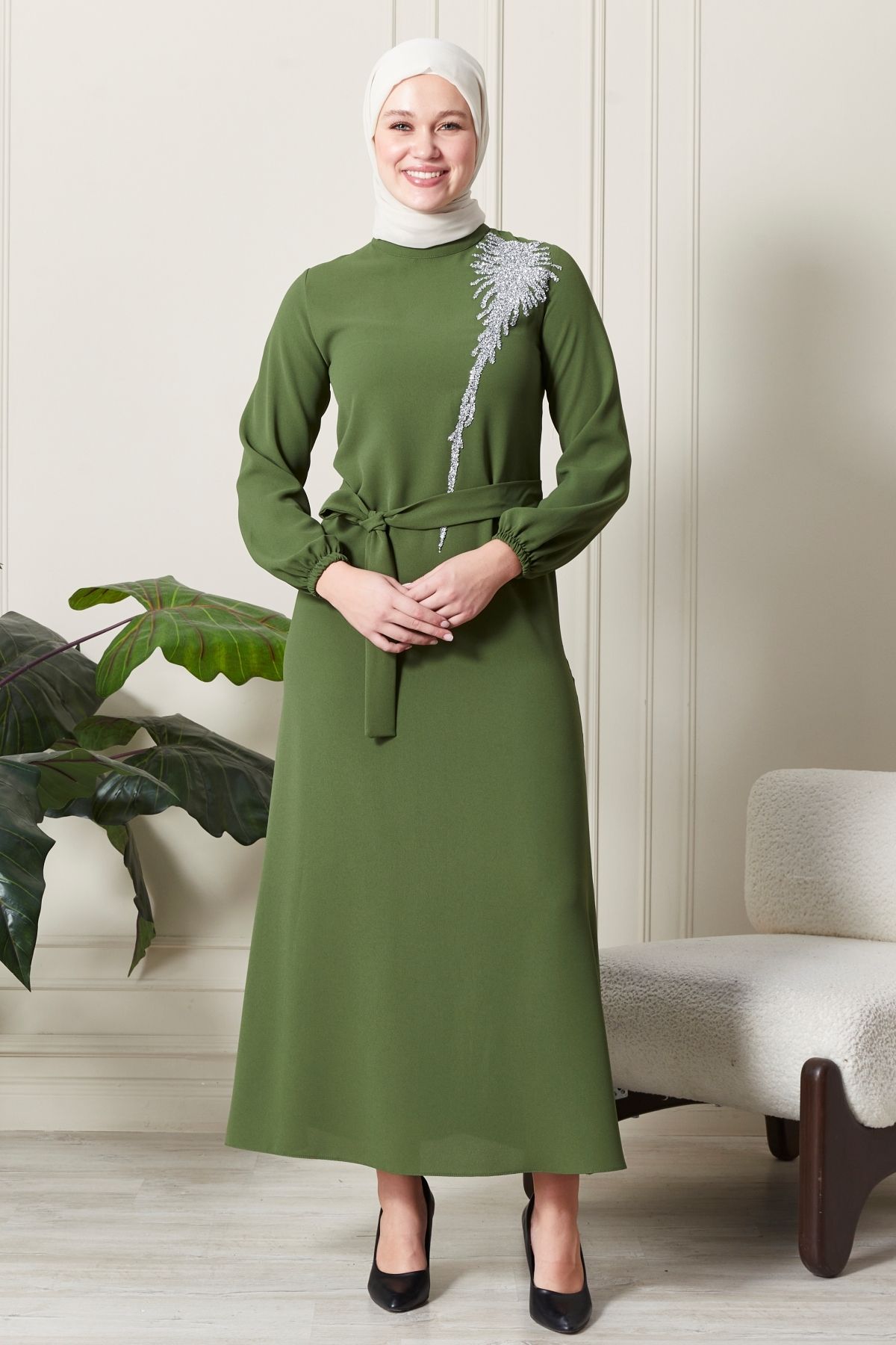 hacer ayaydın-Crepe Fabric A-Line Hijab Dress with Stone Detail on the Shoulder 1