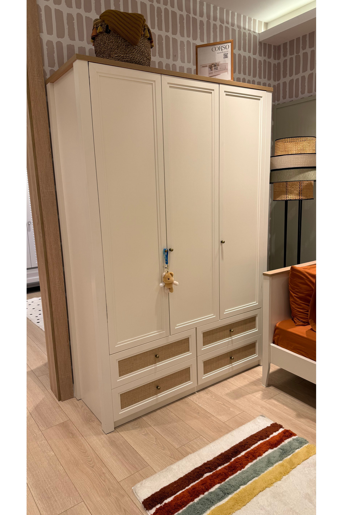 Almila Corso 3 Kapaklı ve Çekmeceli Dolap fotoğrafı 2 (önizleme)