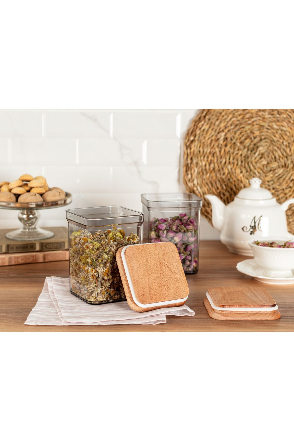 Madame Coco-Kaviera 1000ml Storage Container with Wooden Lid Set of 2 2