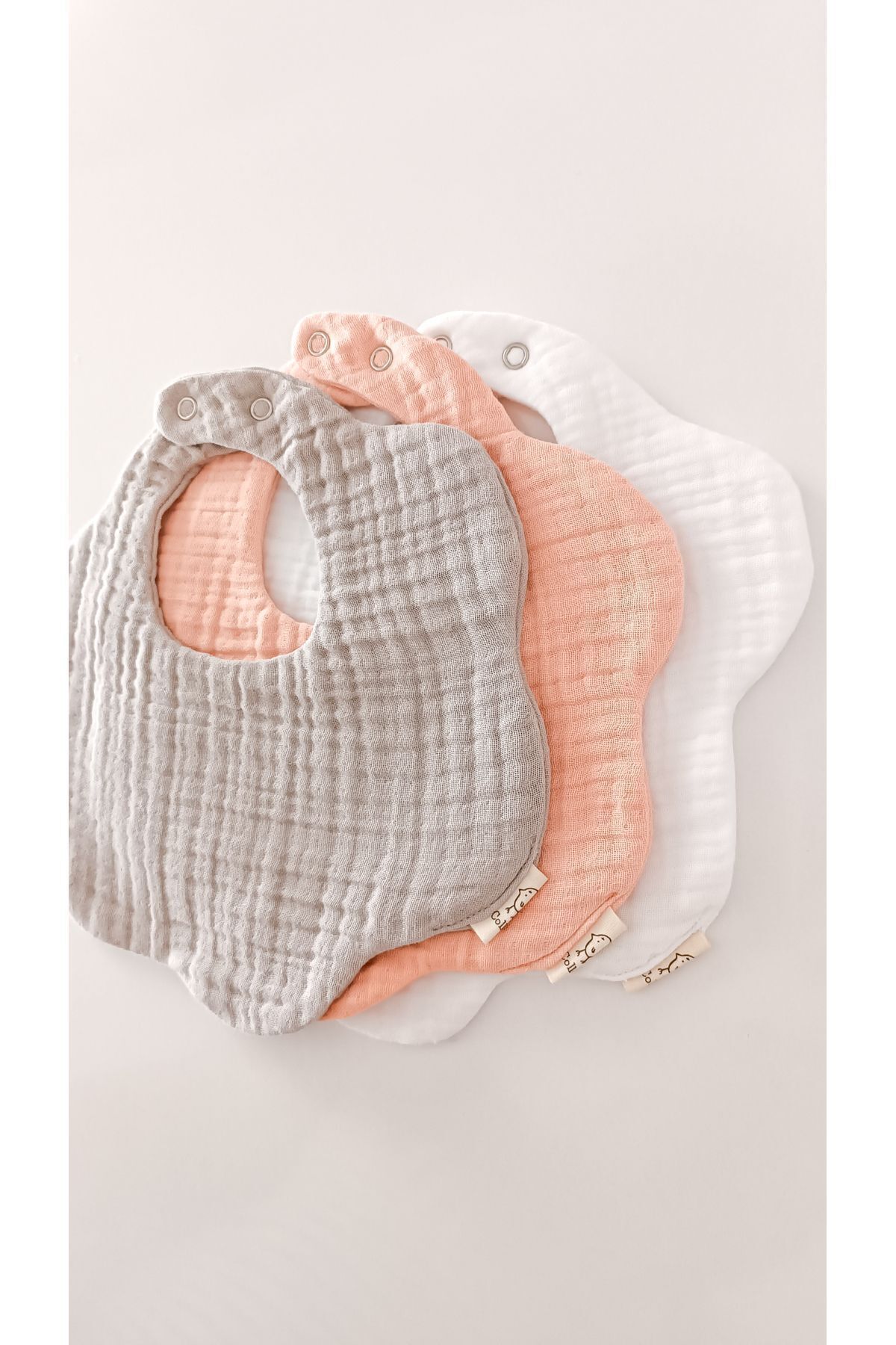 O&G Collection Gri,pudra,beyaz 3'lü %100 Pamuklu Organik 8 Katlı Müslin Bebek Önlüğü / Yakalık fotoğrafı 2 (önizleme)
