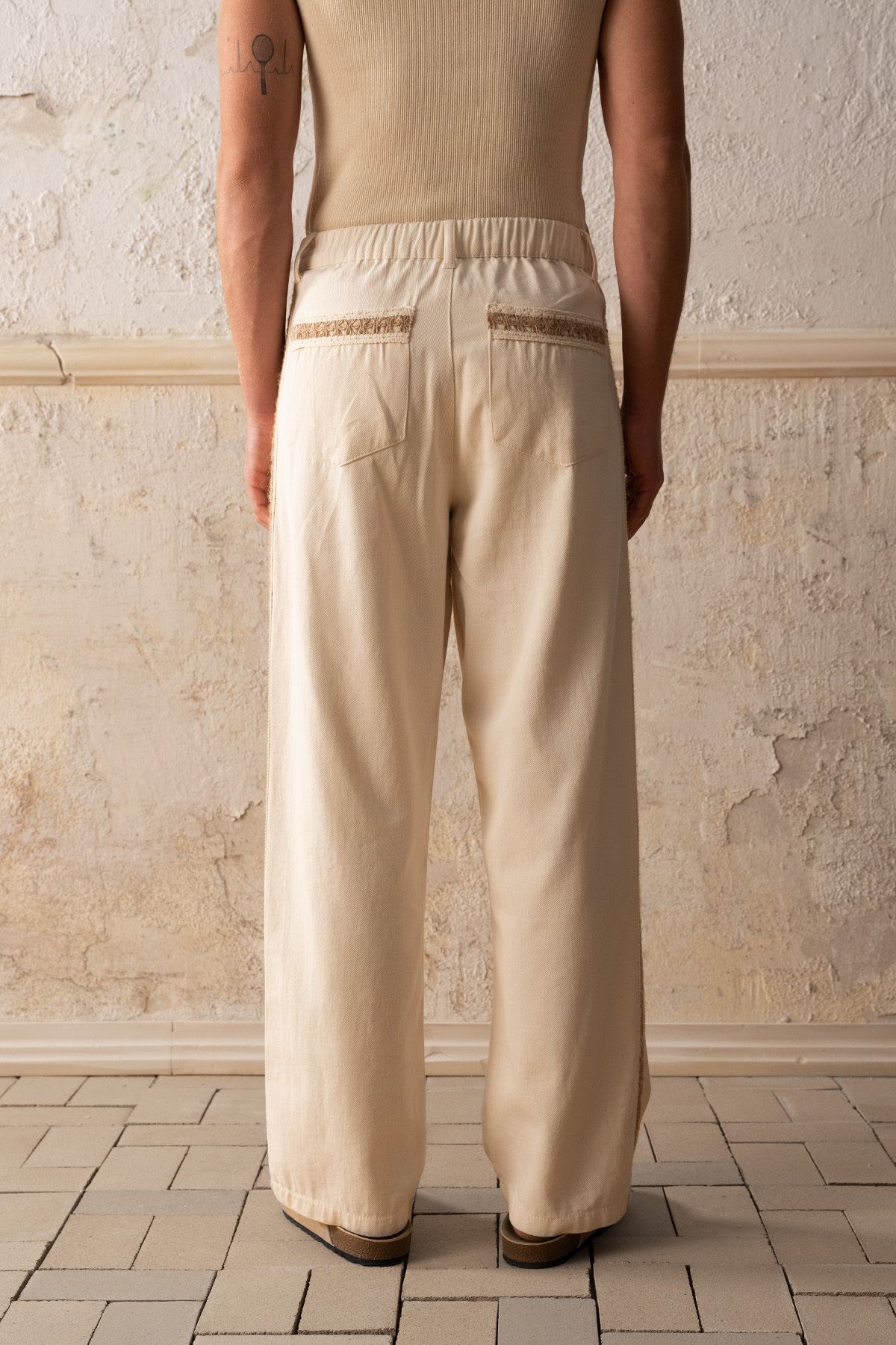 GIESTO-PANTALONI BEJ GABARDINE CU DUNURI 3