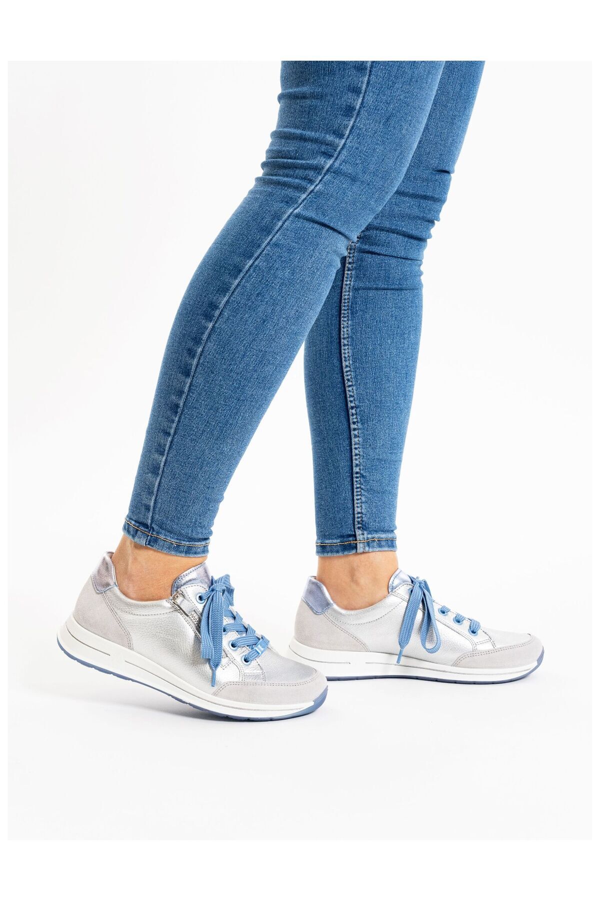 ARA-Sneaker 4