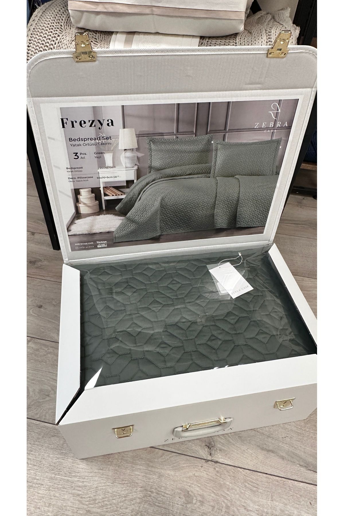 ZEBRA CASA-Freesia Double Bedspread Set 8