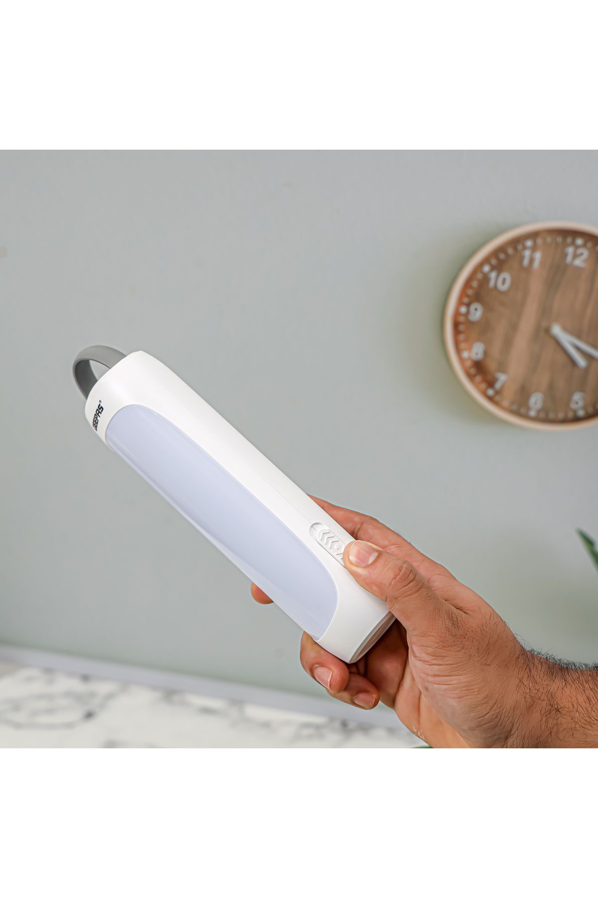 Geepas-Rechargeable Emergency Lantern- Energy Efficient Design, 30 Pieces 0.5 W LEDs, and 5 Hours Working 5
