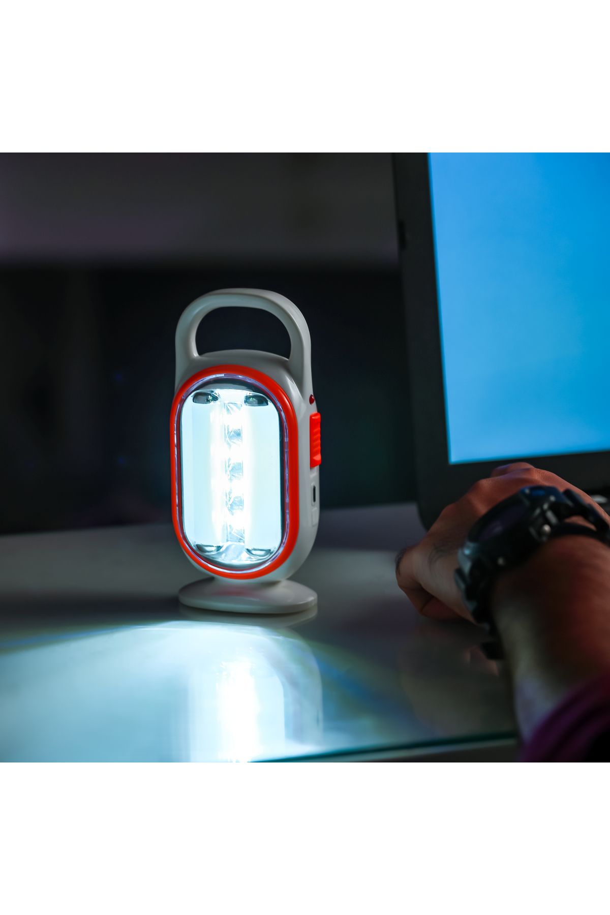 Geepas-LED Emergency Lantern, 22 Pieces Hi-Power LEDs, and 5 Hours Working| Light-Weight Design with Stand 4