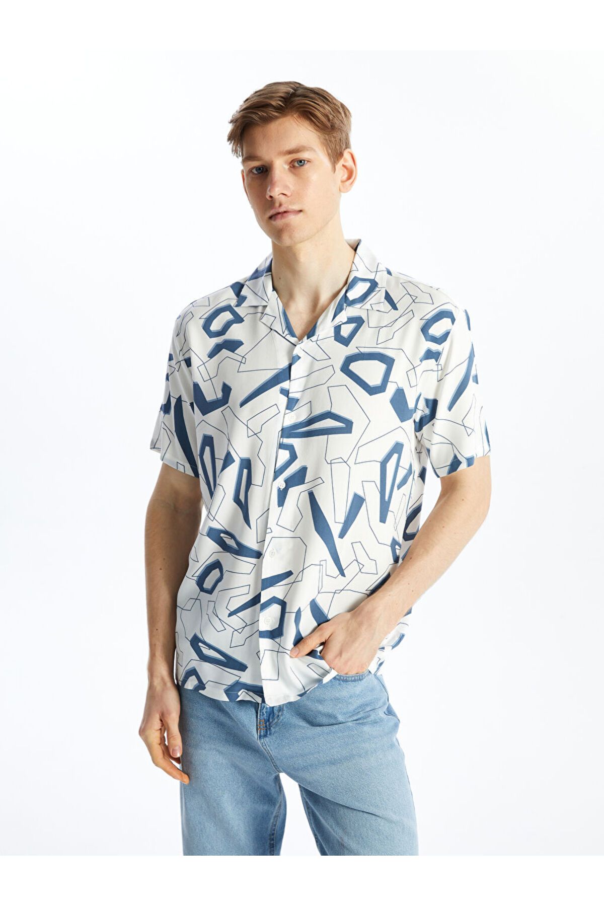 LC Waikiki LCW Regular Fit Kısa Kollu Desenli Poplin Erkek Gömlek