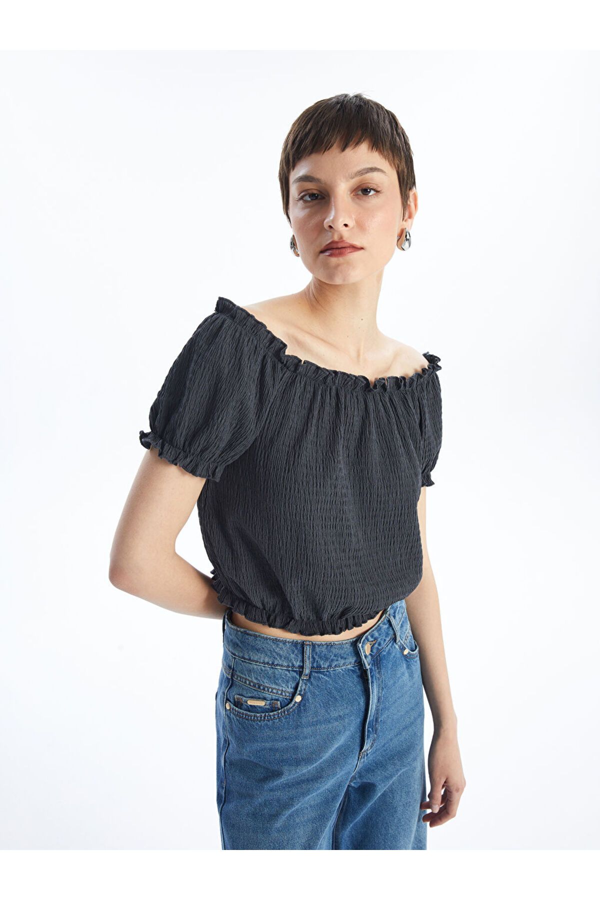 LC Waikiki Yeni Sezon Kayik Yaka Duz Kisa Kollu Crop Kadin Bluz - S4DC31Z8