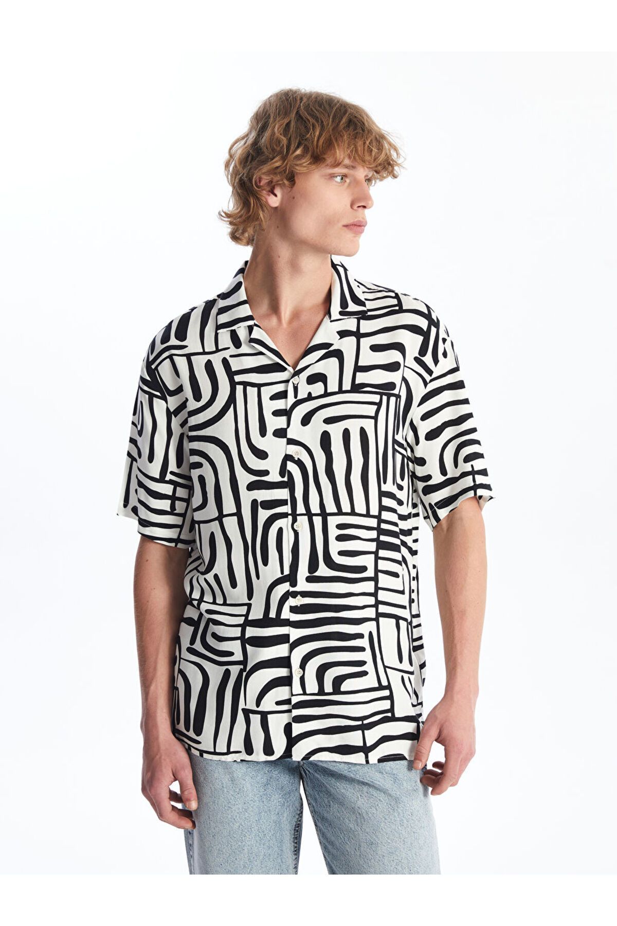 LC Waikiki LCW Regular Fit Kısa Kollu Desenli Poplin Erkek Gömlek