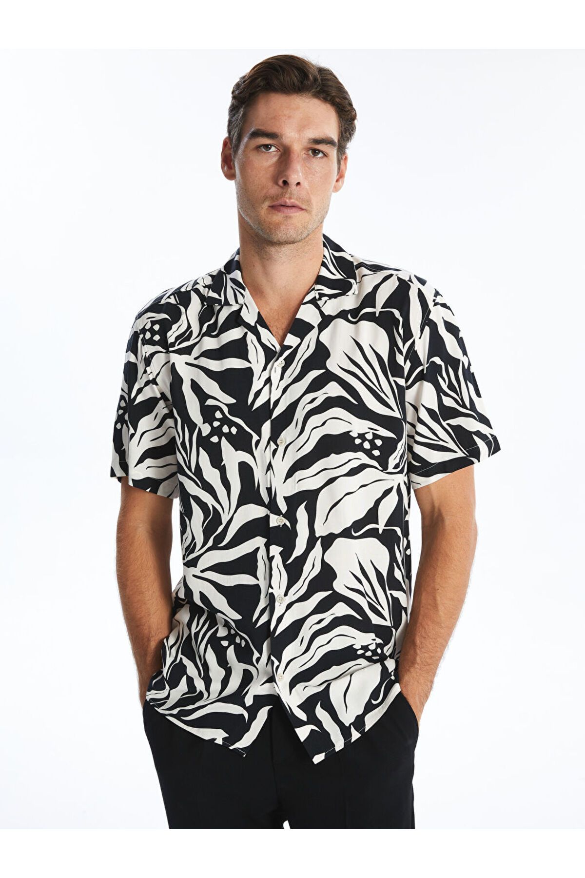 LC Waikiki Yeni Sezon Regular Fit Kisa Kollu Desenli Erkek Gomlek - S4L189Z8