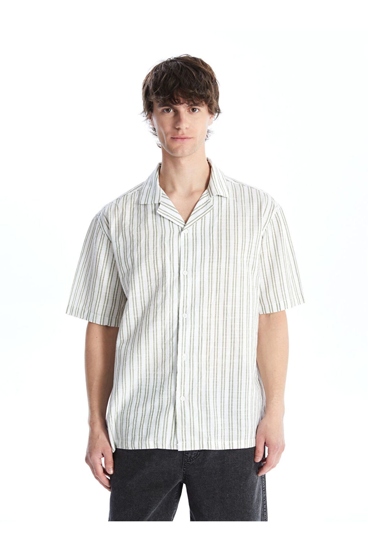 LC Waikiki LCW Regular Fit Kısa Kollu Çizgili Poplin Erkek Gömlek
