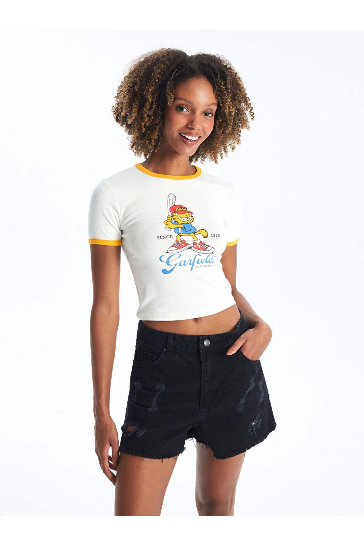 LC Waikiki Yeni Sezon Bisiklet Yaka Garfield Baskili Kisa Kollu Kadin Crop - S4LN11Z8