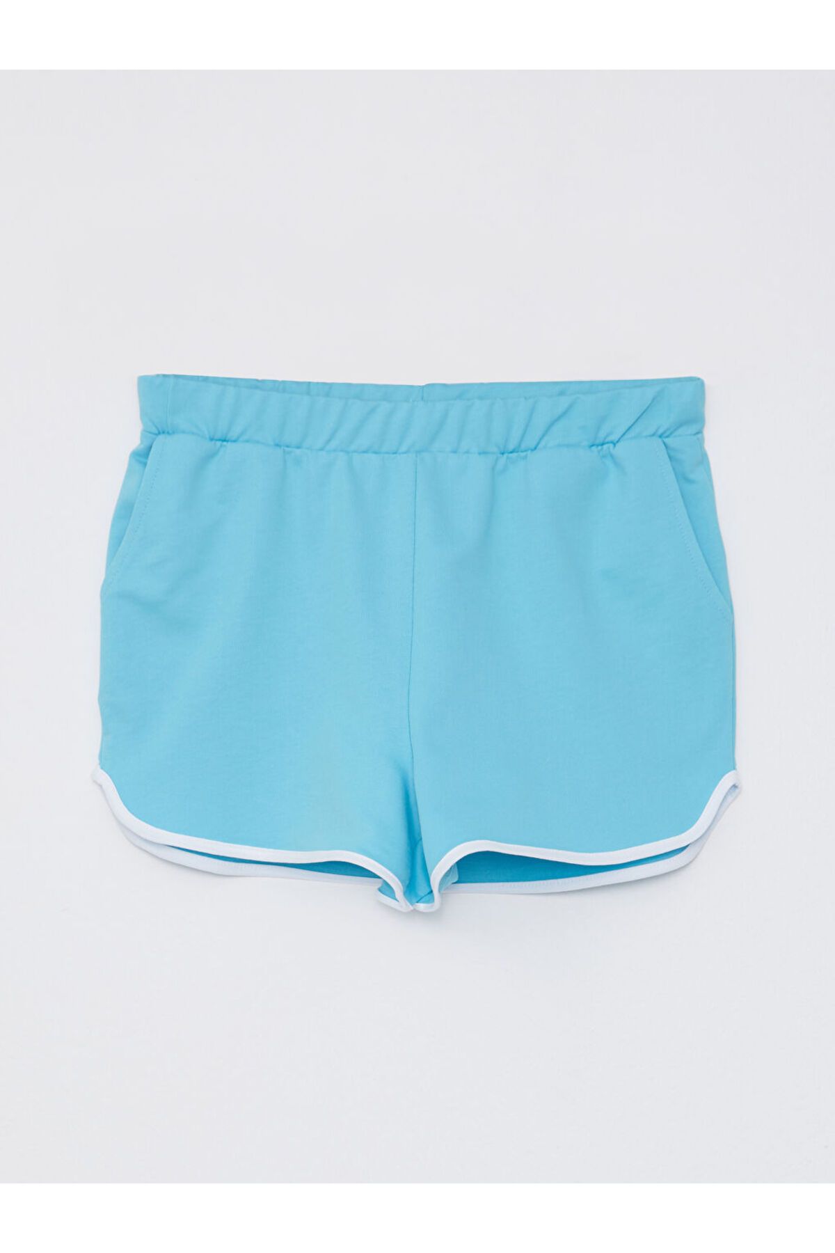 LC Waikiki Yeni Sezon Beli Lastikli Duz Cep Detayli Pamuklu Kadin Bermuda Sort - S2IT81Z8