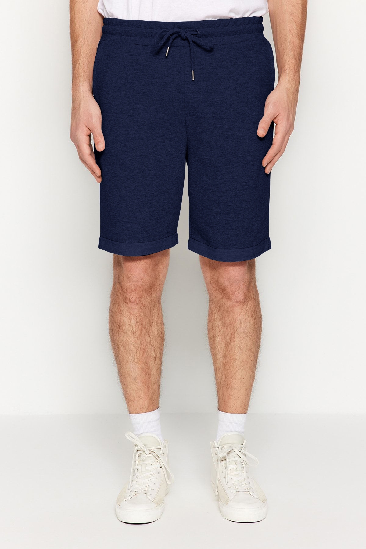 Trendyolmilla  Indigo Regular/Normal Kesim Orta Boy Lastik Belli Bağcıklı Duble Paça Şort TMNSS21SR0046 - Görsel 6