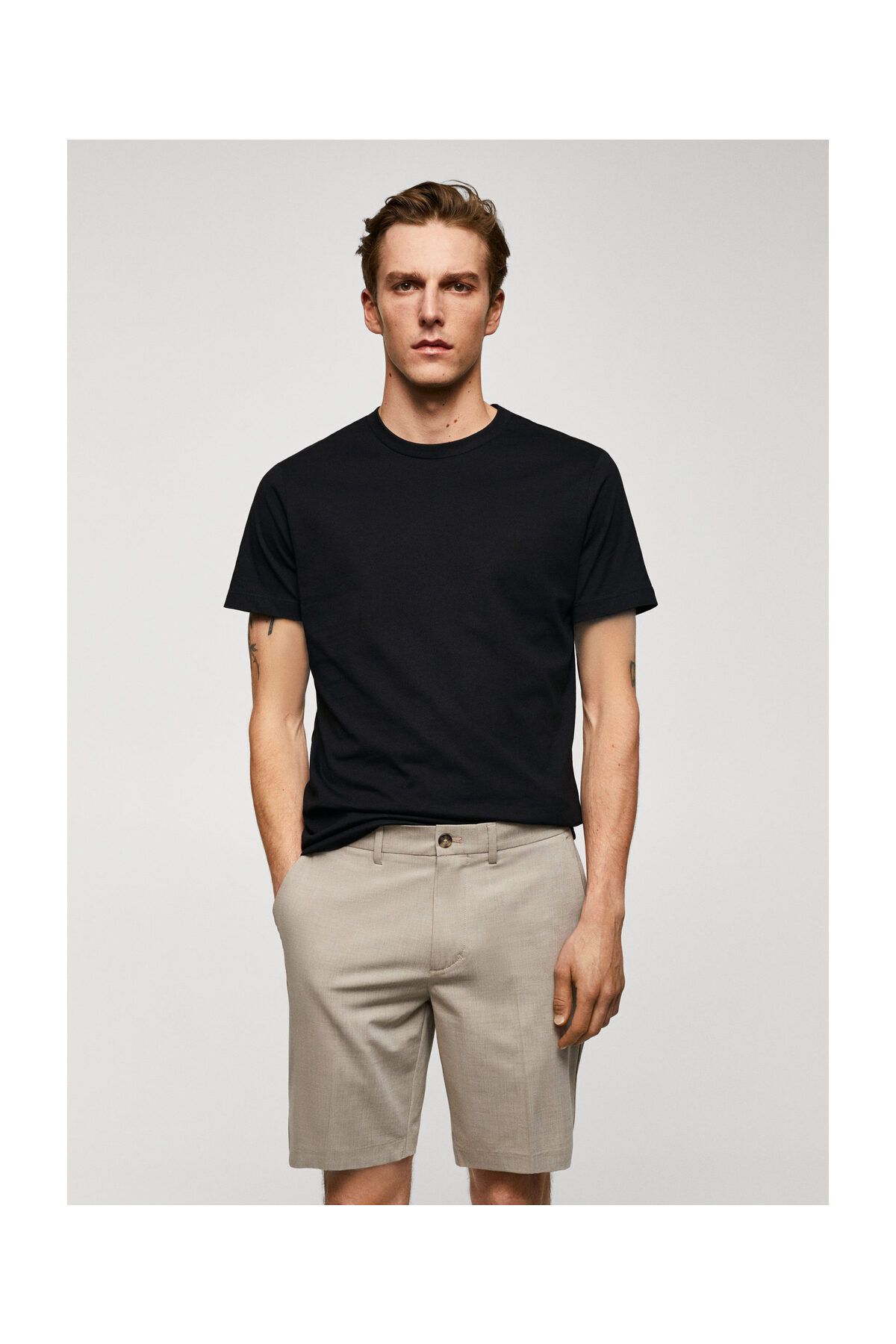 MANGO Man-Basic-T-Shirt aus Baumwollstretch 7