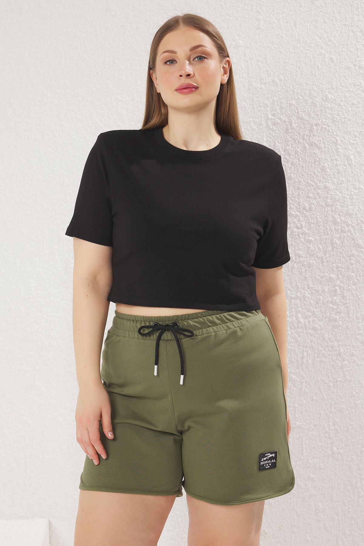 Trendyol Curve Khaki Label Szczegółowe Dzianinowe Szorty Plus Size I Bermudy Tbbss25ap00036 Kobieta - 4XL