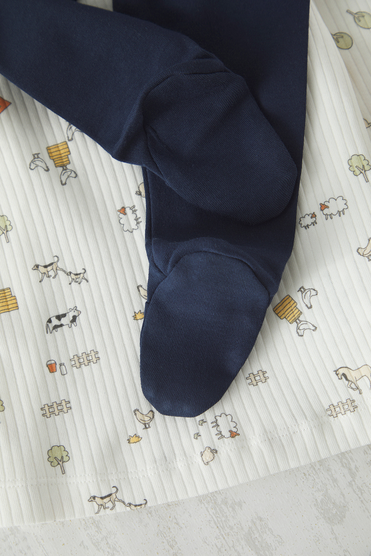 trendyolkids-boys-ecru-printed-long-casualdai