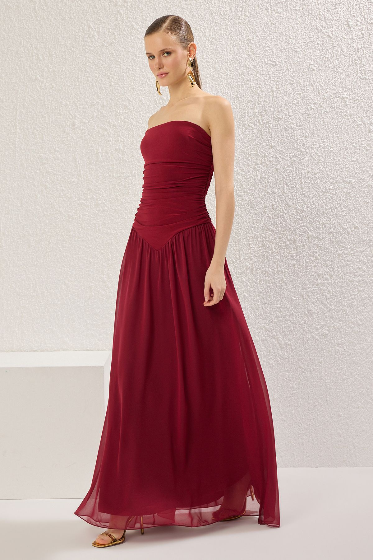 Trendyol Collection-Dunkelkirschfarbenes, drapiertes, gewebtes Chiffon-Langflug-Abendkleid mit A-Linie und schickem Abschlussballkleid TPRSS25AE00151 2