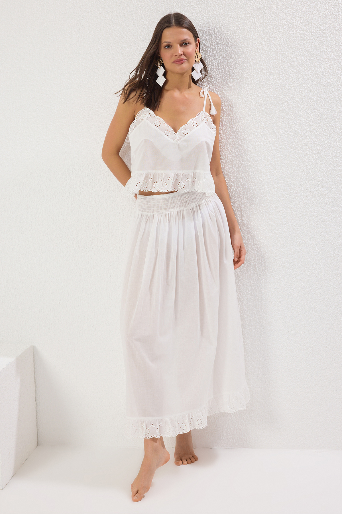 Trendyolmilla  Ekru Dokuma Brodeli %100 Pamuk Plaj Bluz-Etek Takım TBESS25AU00042 - Görsel 3