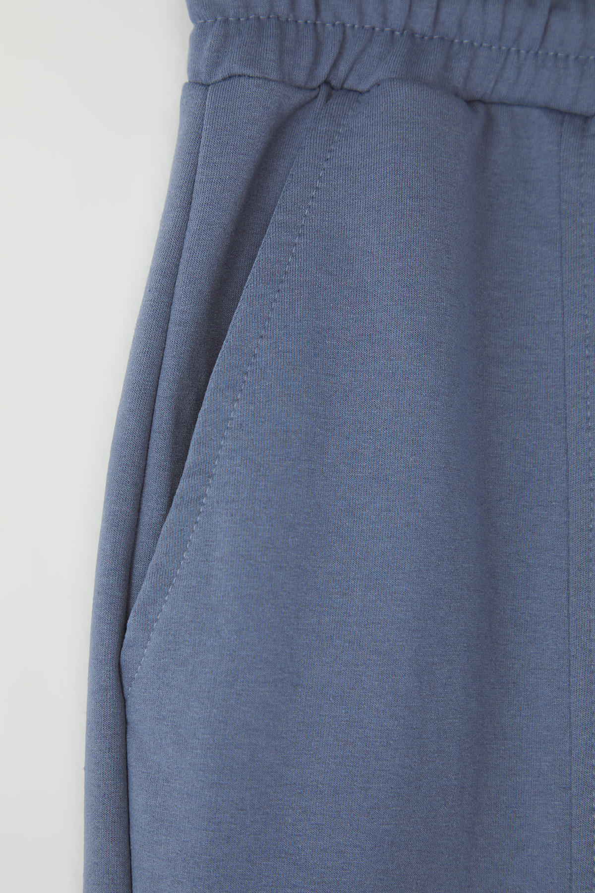 Trendyolmilla  Mavi Regular/Normal Kesim Orta Boy Lastik Belli Bağcıklı Dikiş Detaylı Şort TMNSS20SR0070 - Görsel 6