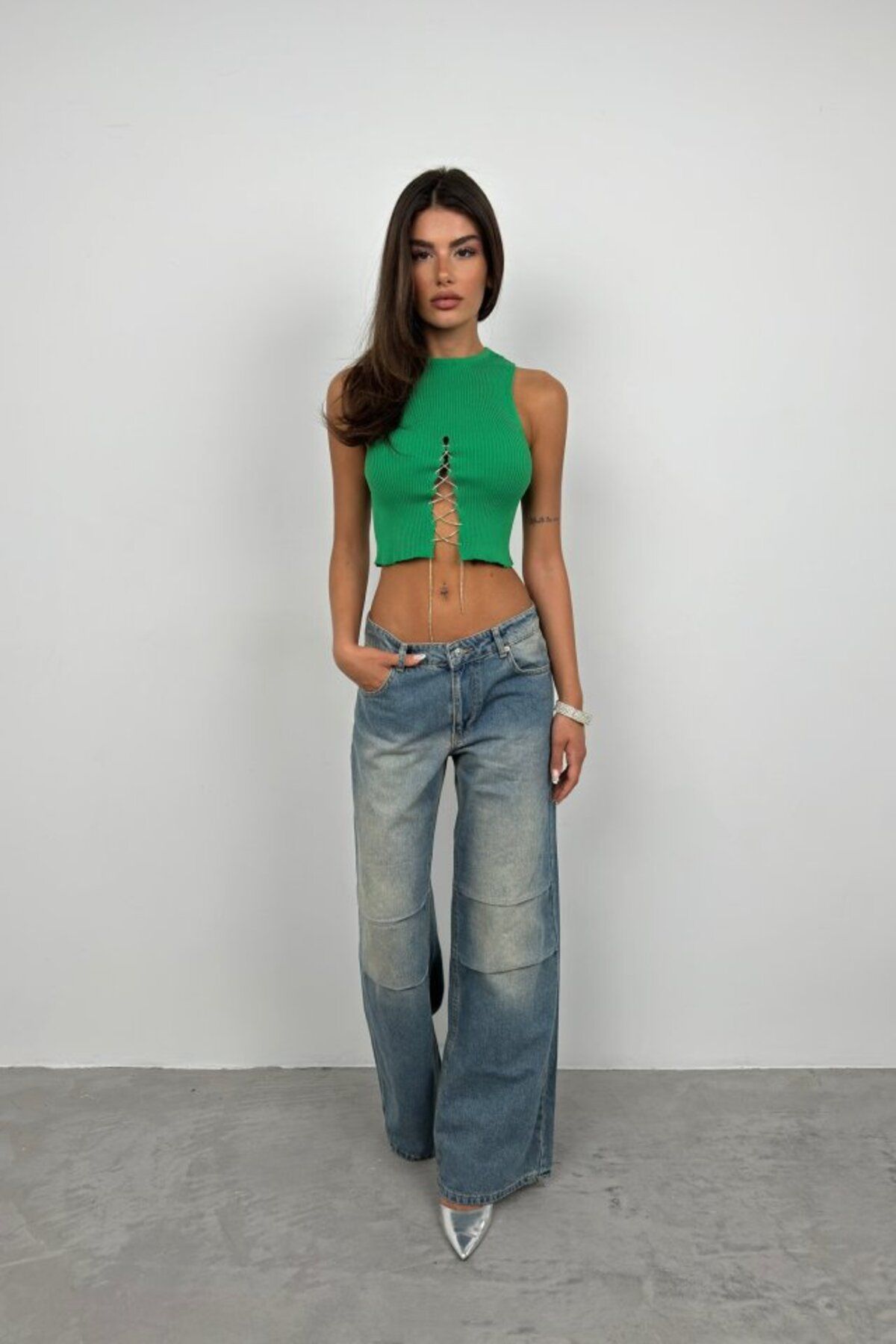 MHT STORE Taş Detay Dekolteli Crop Bluz