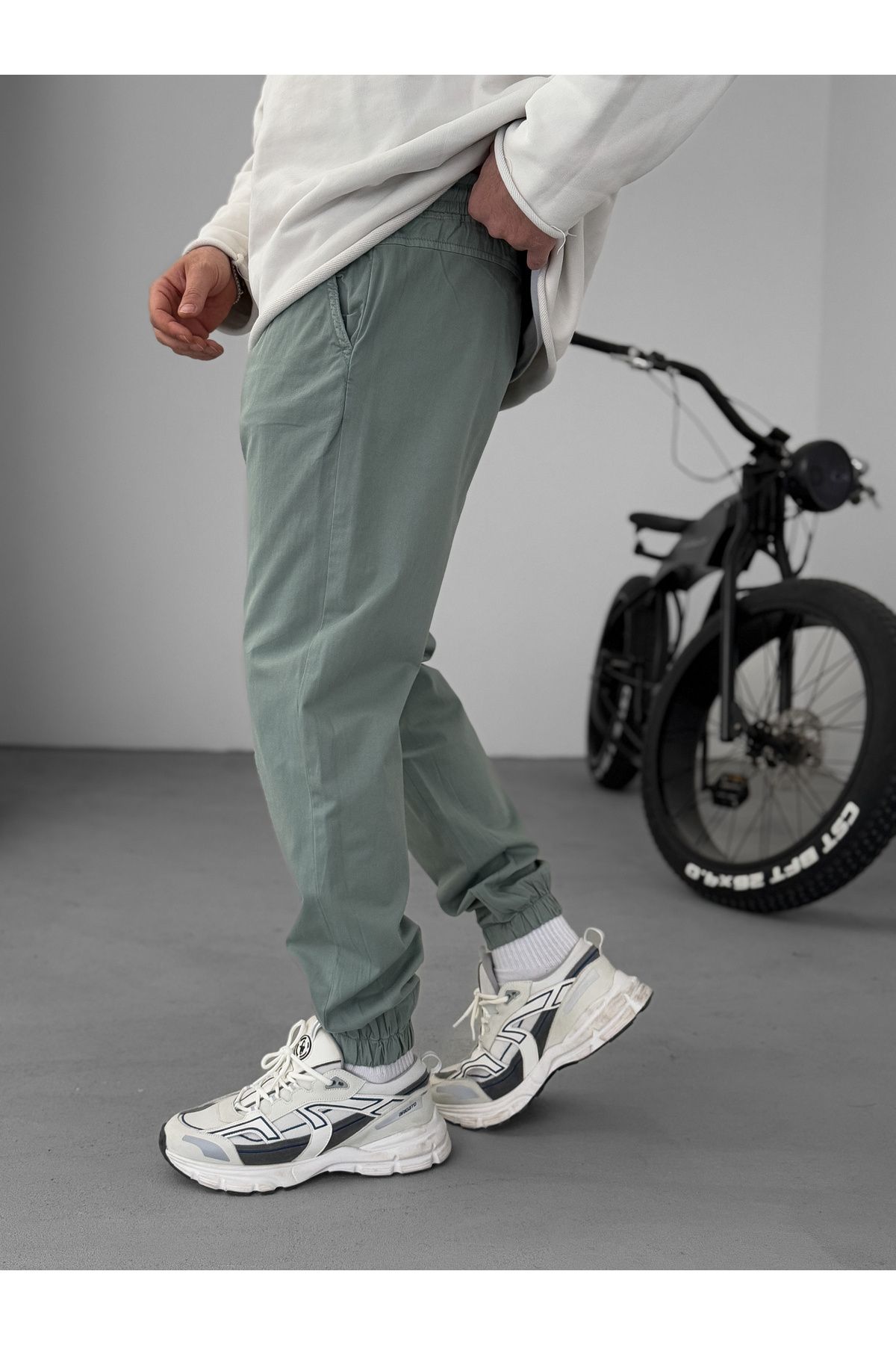 BYBASICMAN-Green Sequence Stitched Gabardine Jogger Yp-5018 5