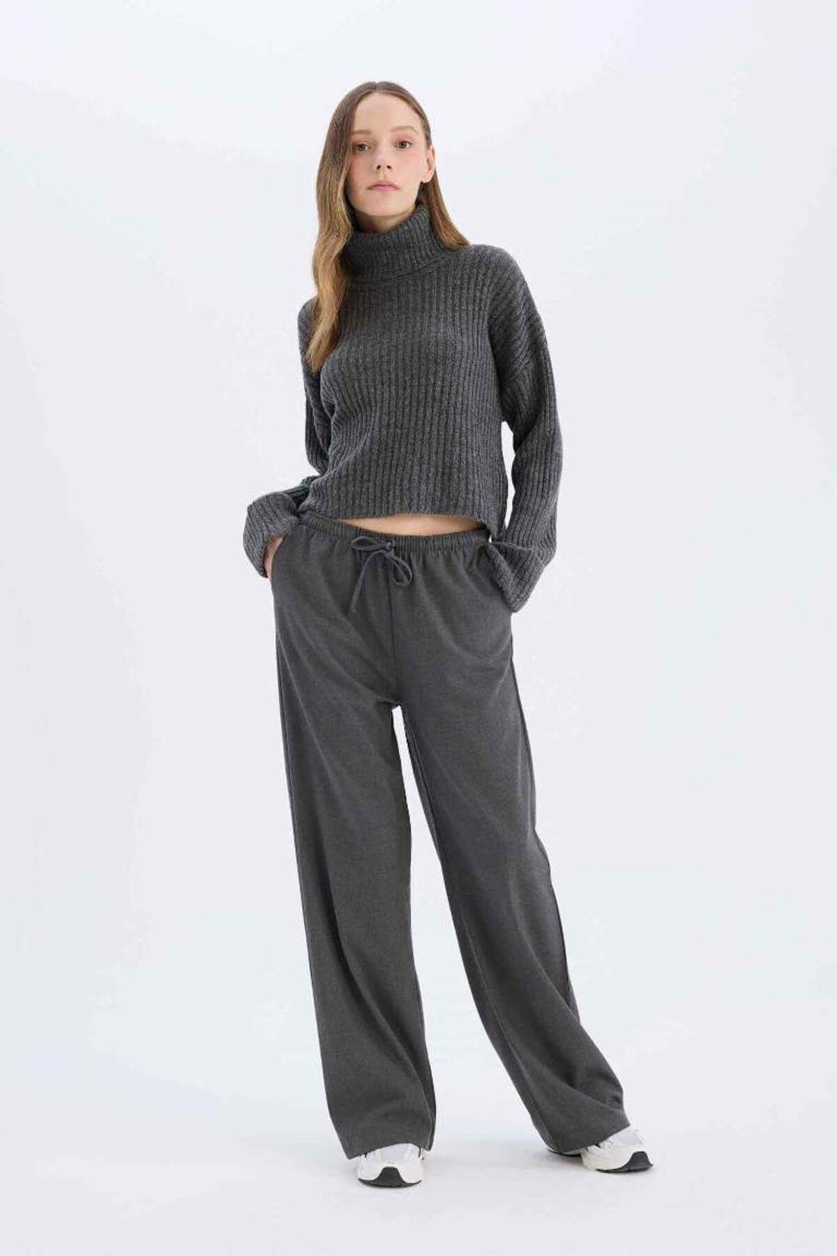 DeFacto-Cool Sweatpants with Wide Leg and Elastic Waist - Lace-Up Pocket 1