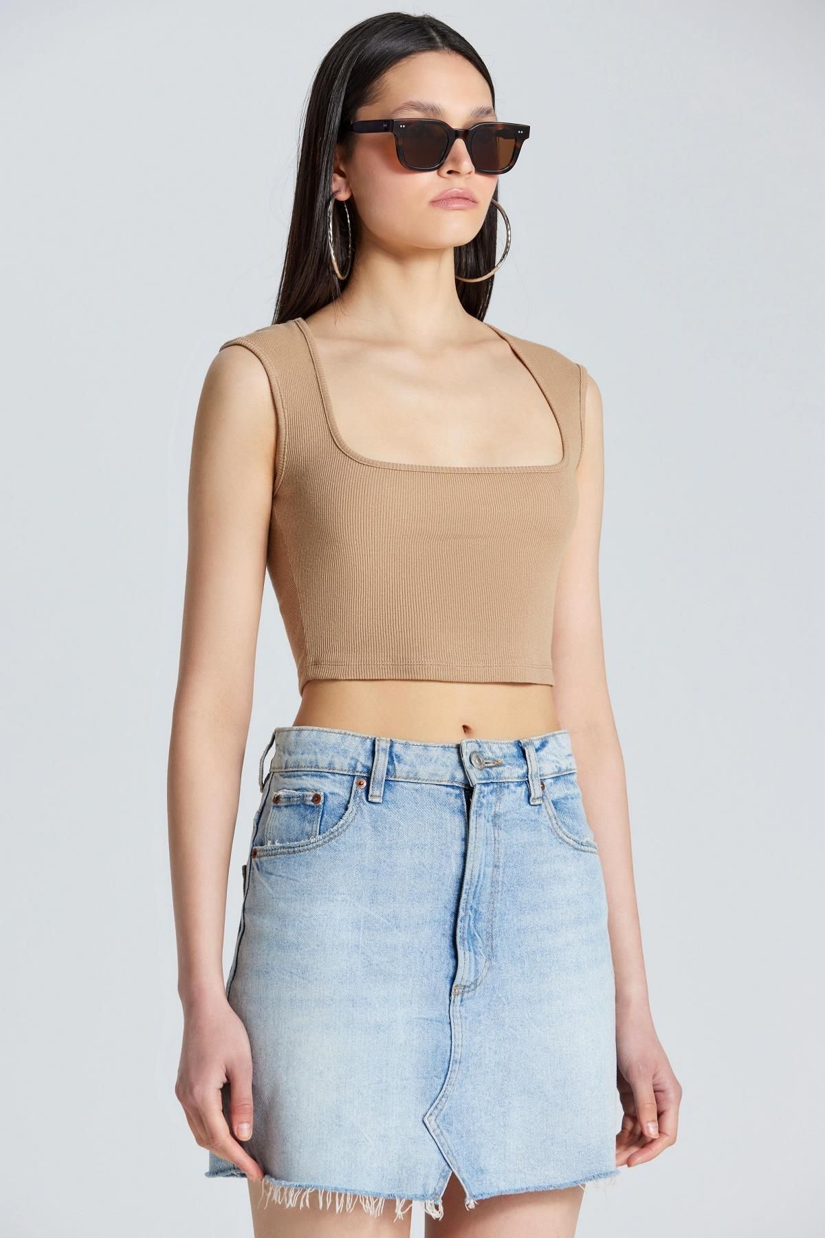 World Fashion Trends-2546 Thick Strap Beige Crop 1