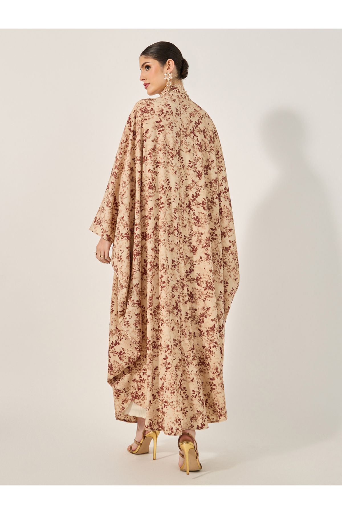 Styli-blurry floral print batwing sleeve abaya 5