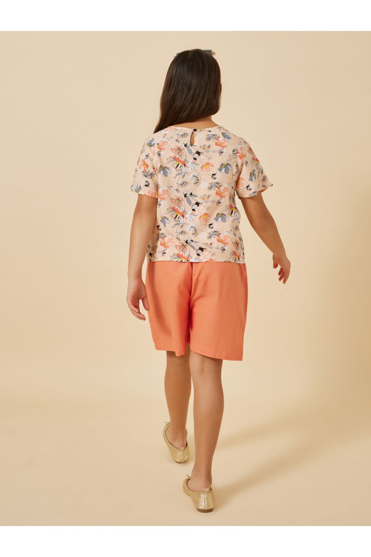 Styli-All-Over Flower Print Top with Shorts Set 6