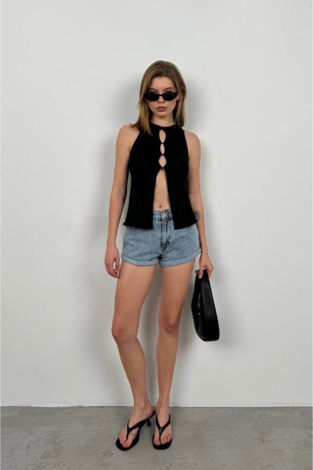 Meleners Halter Yaka Göğüs Detay Bluz