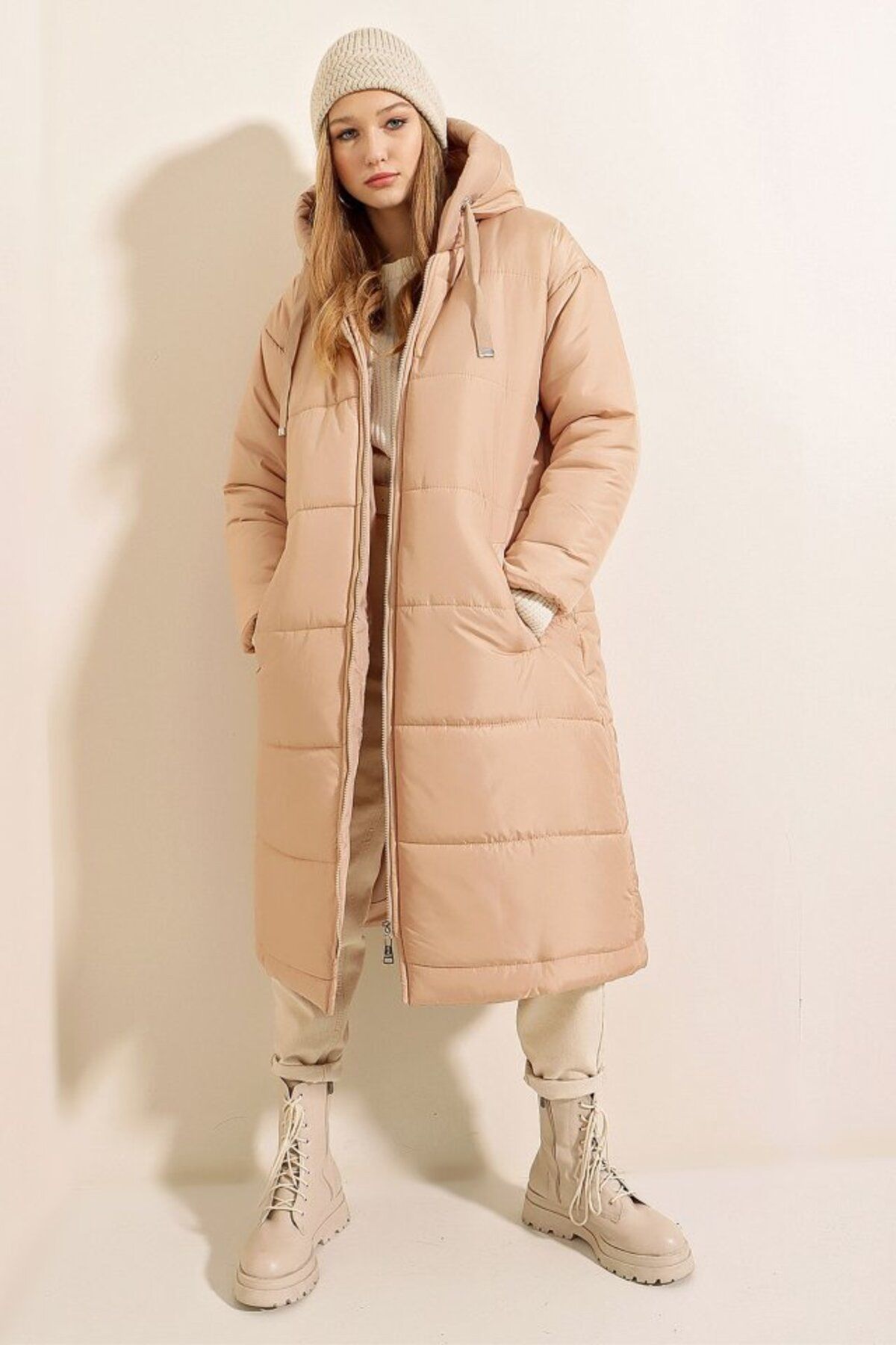 1001moda-5120 Model Hooded Long Mink Puffer Coat 2