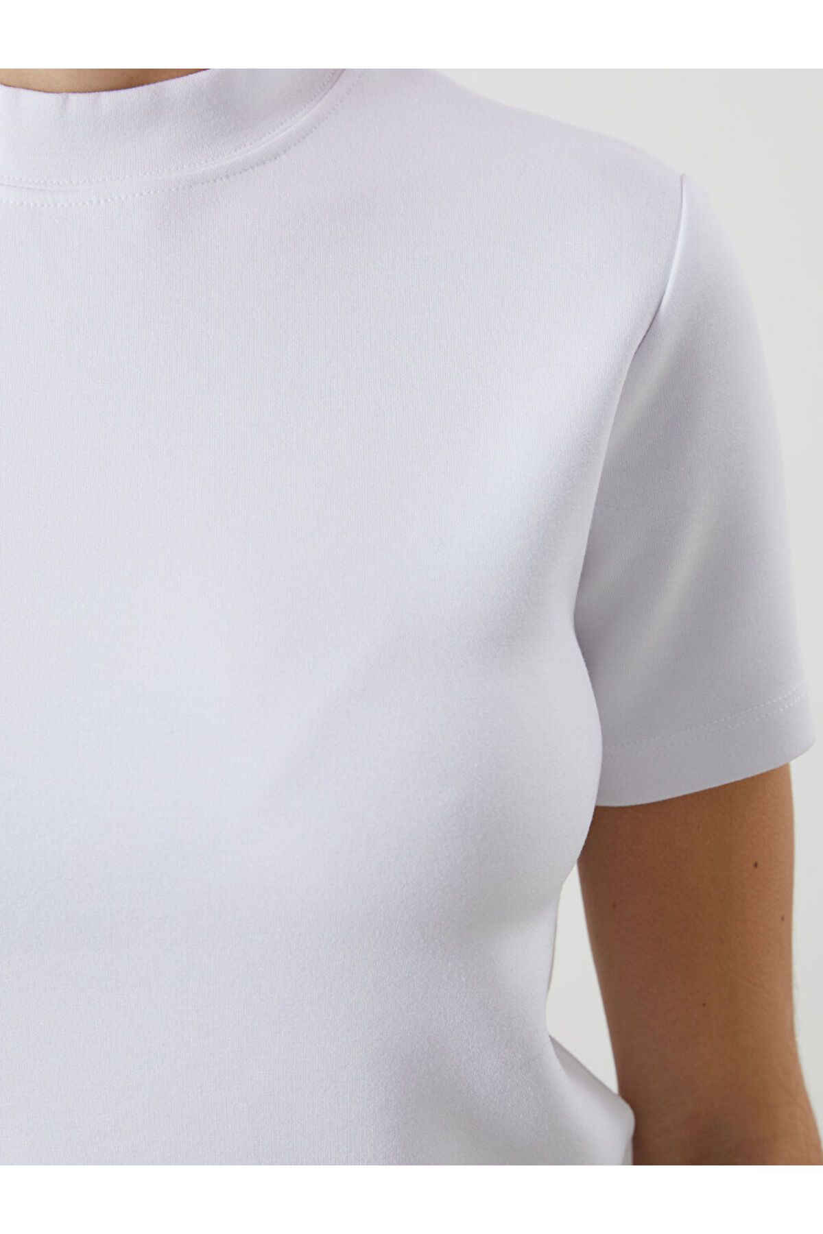 LC Waikiki-White Crew Neck Women's T-Shirt 3