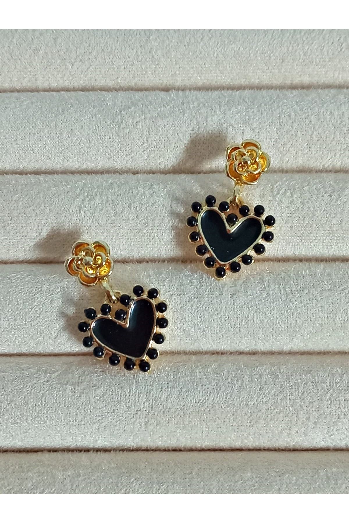 mos&more-Gold Black Enameled Heart Dangle Small Women's Earrings 1