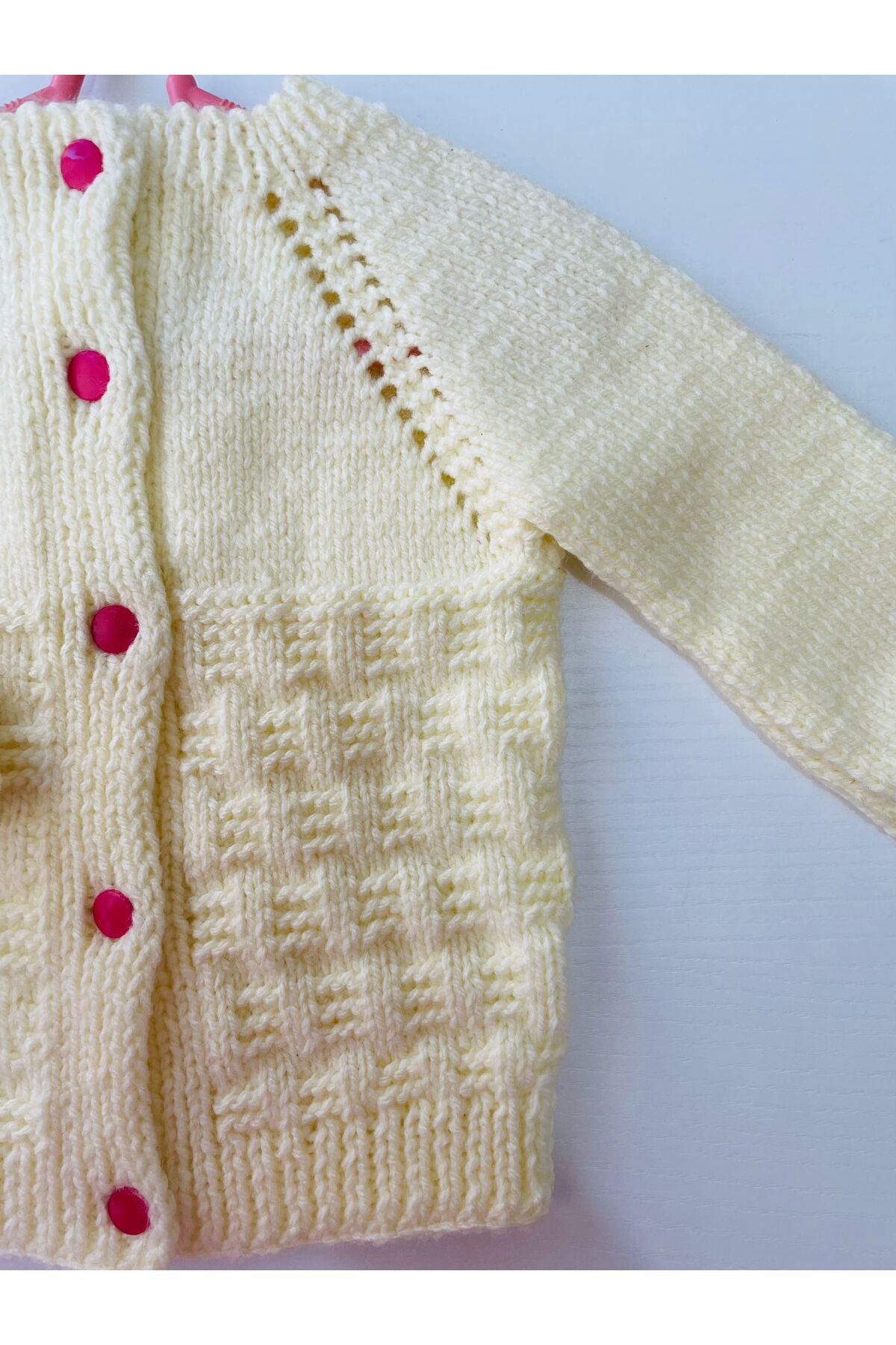 Ormisshop EL EMEĞİ KIREM RENGİ 1-2 YAŞ ÖRME HIRKA fotoğrafı 2 (önizleme)