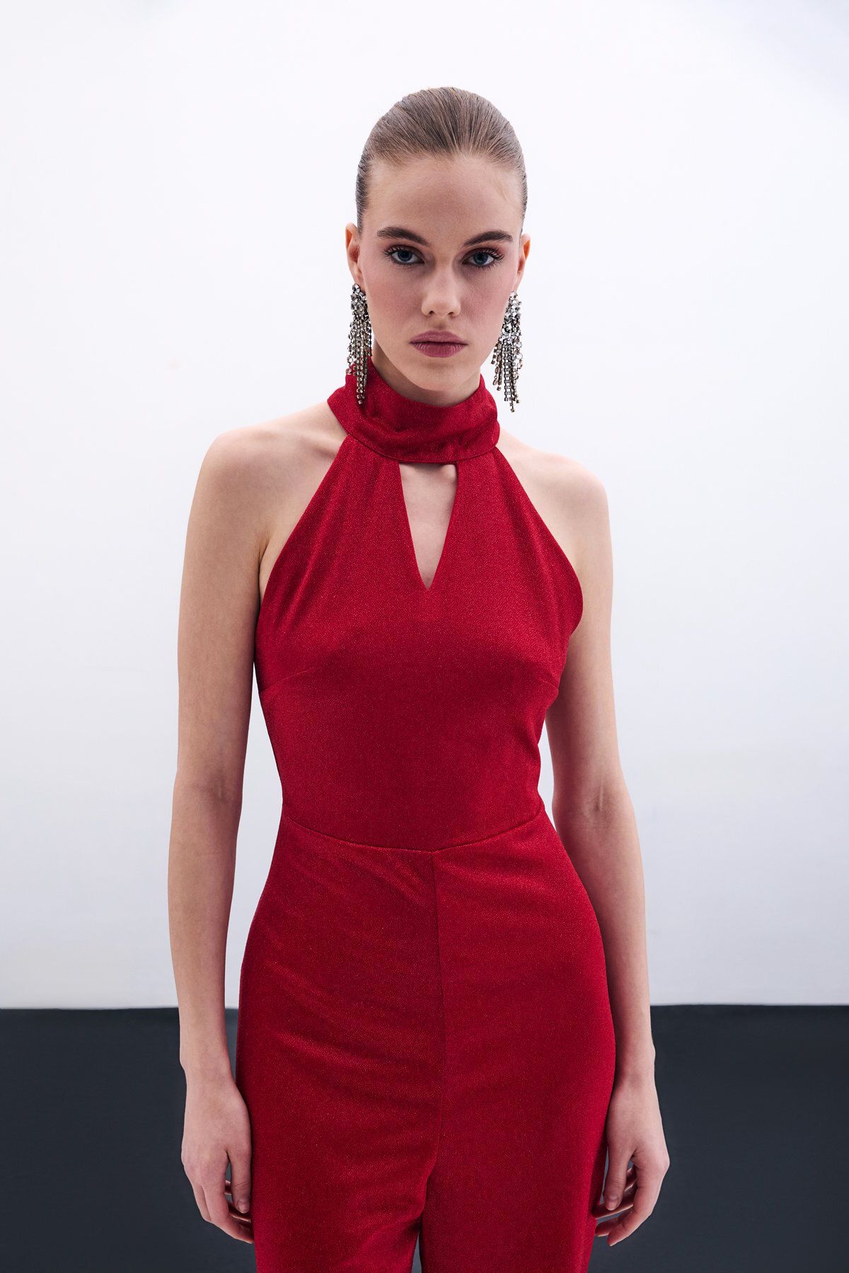 Sateen-Sleeveless Shiny Jumpsuit - Red 3