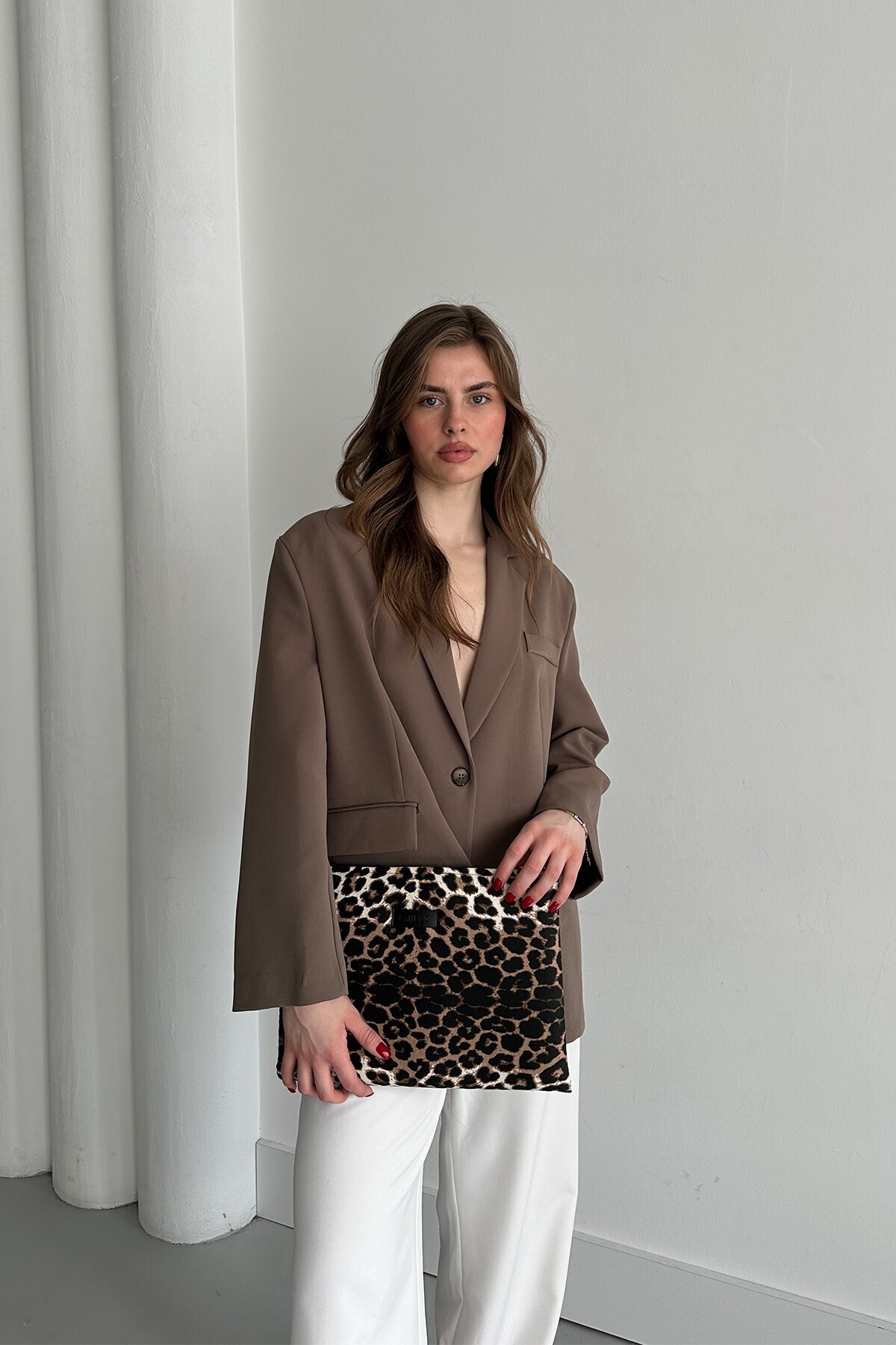 BAHELS-Viral Leopard Portfolio Bag 2