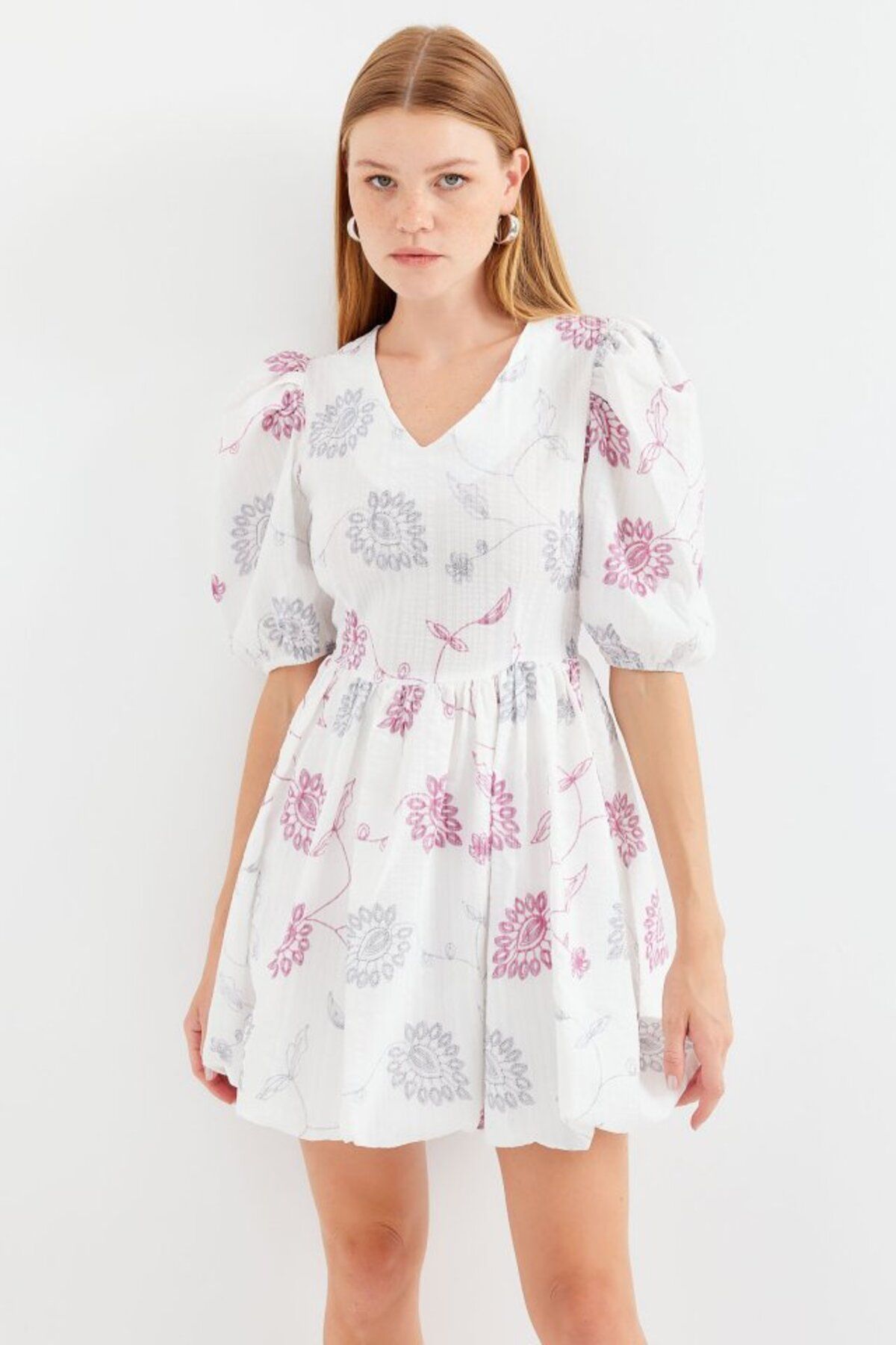 moda wanilia 2506 Desenli V Yaka Mini Kloş Elbise - Ekru