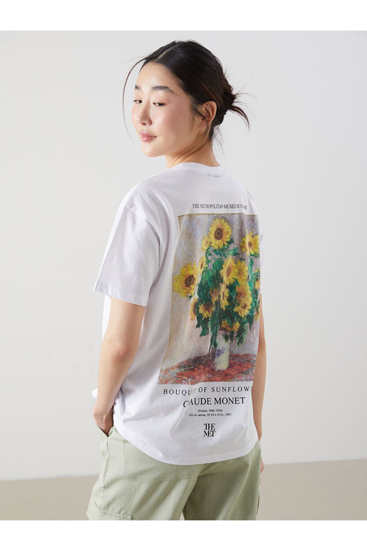 LC Waikiki Yeni Sezon Bisiklet Yaka Claude Monet Baskili Kadin Tisort - S5EQ64Z8